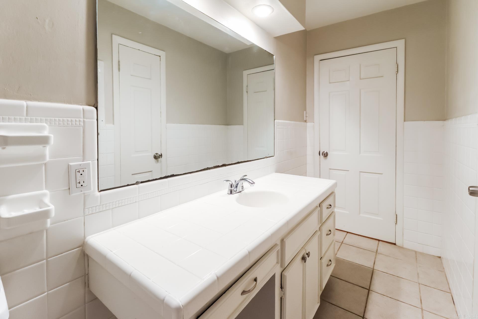 LEAWOOD HEIGHTS - Residential