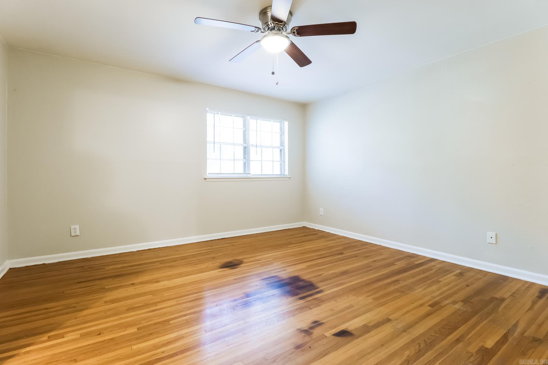 LEAWOOD HEIGHTS - Residential