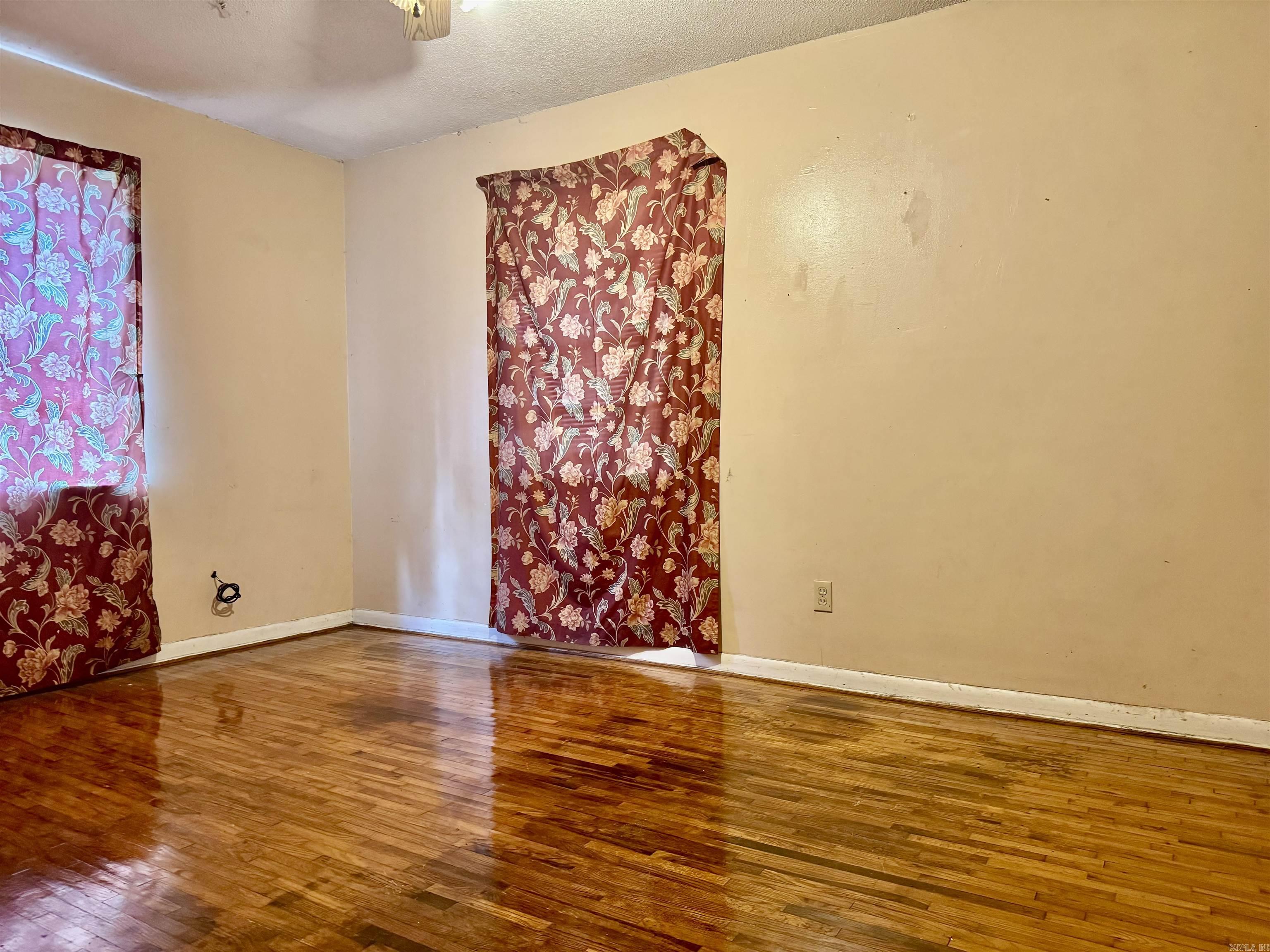 BRIARFIELD - Residential