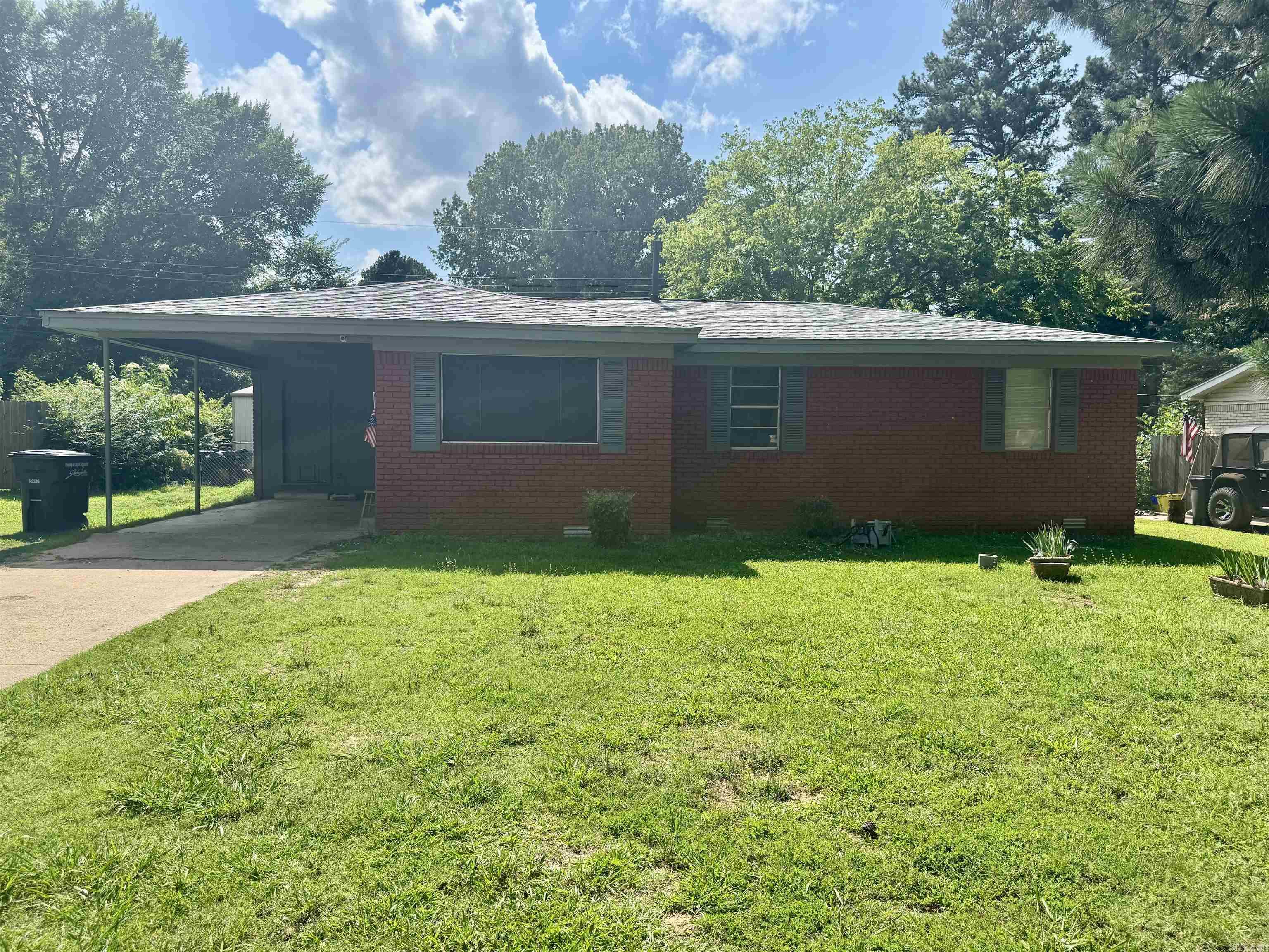 BRIARFIELD - Residential