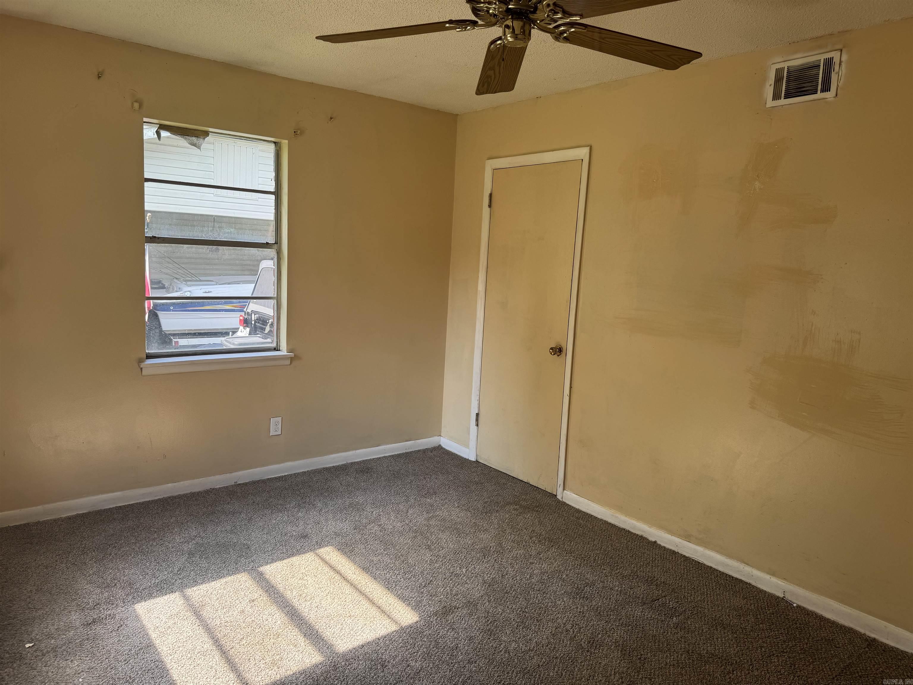 BRIARFIELD - Residential