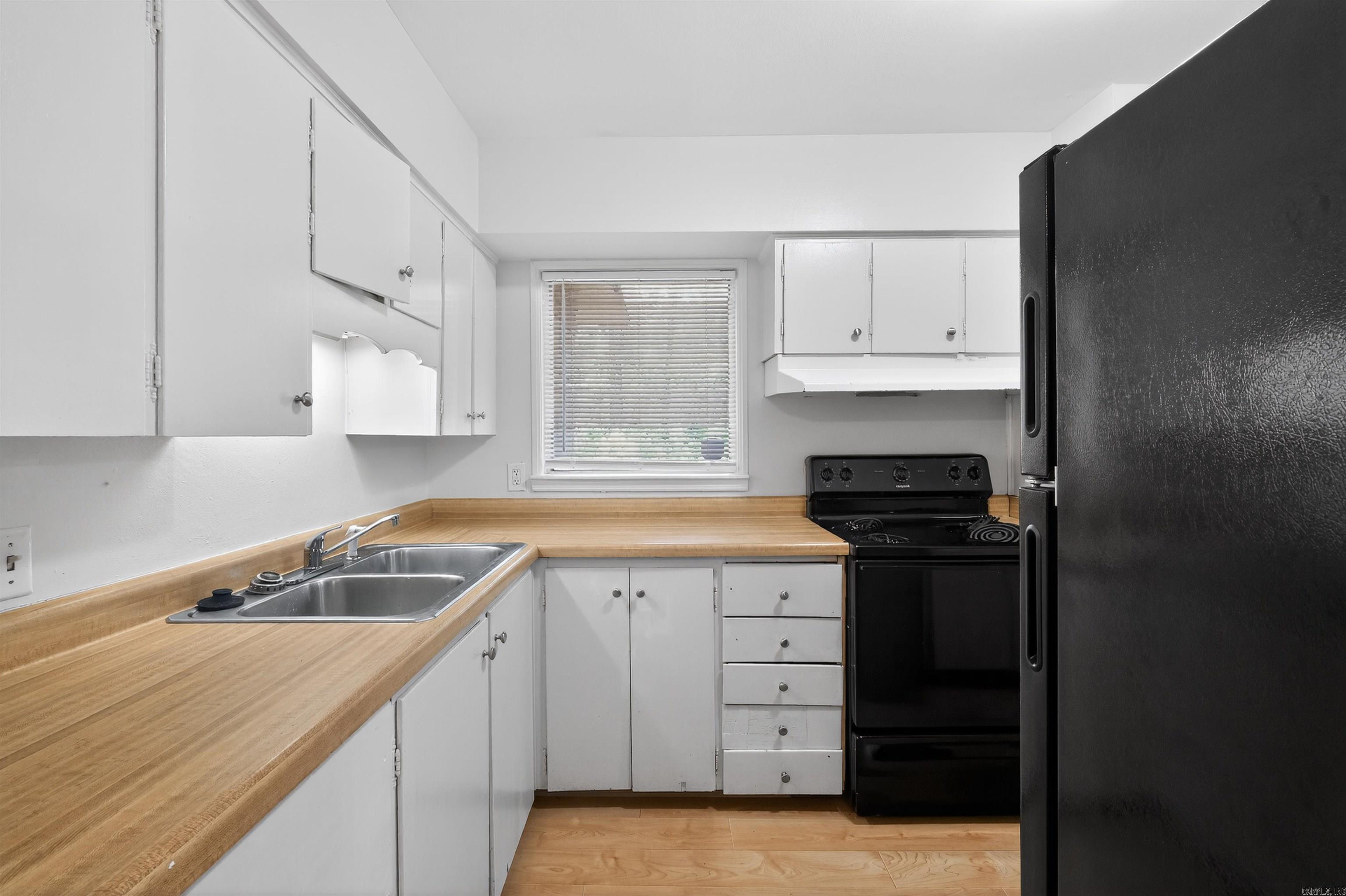 MEADOWCLIFF - Residential