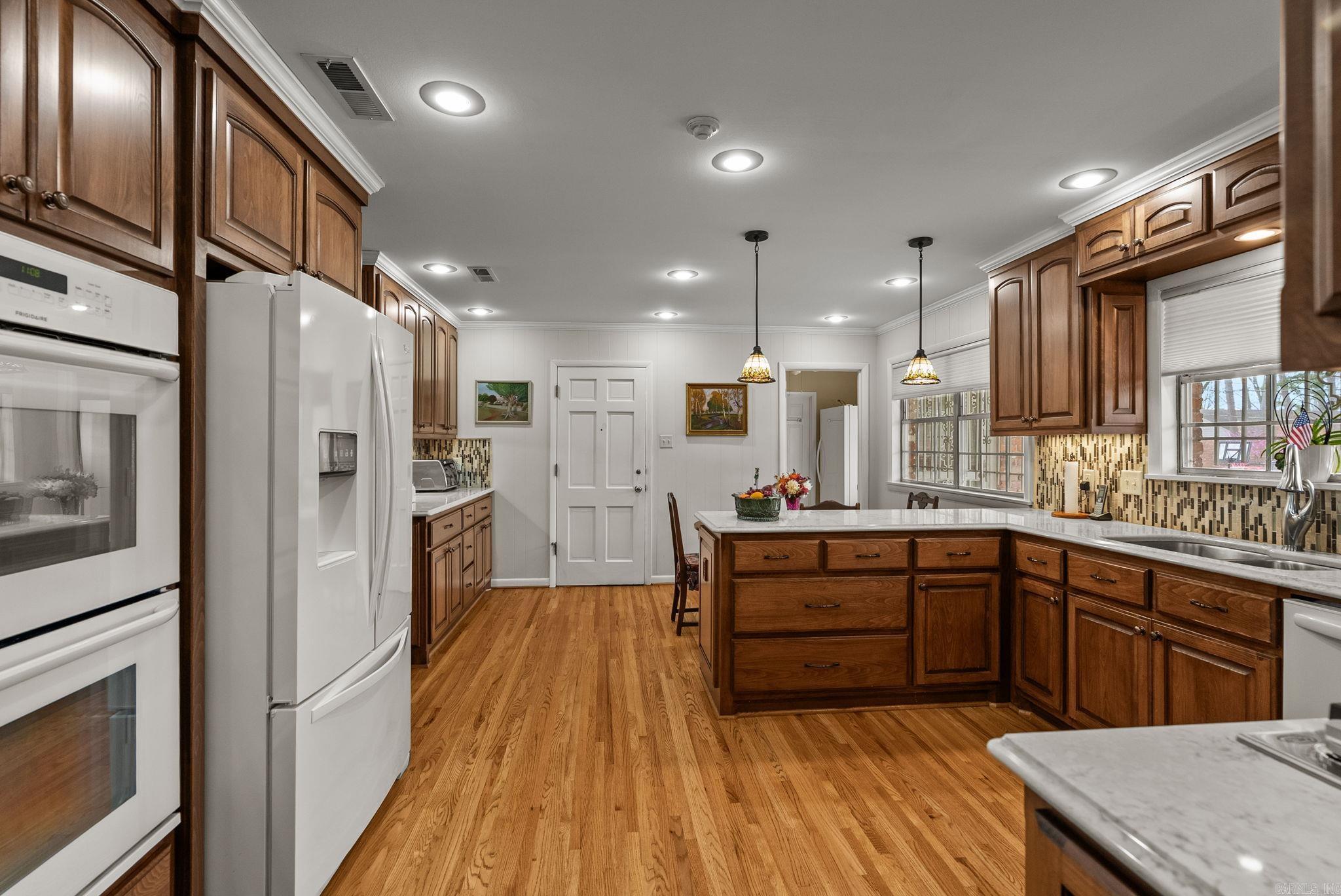 Leawood Heights - Residential