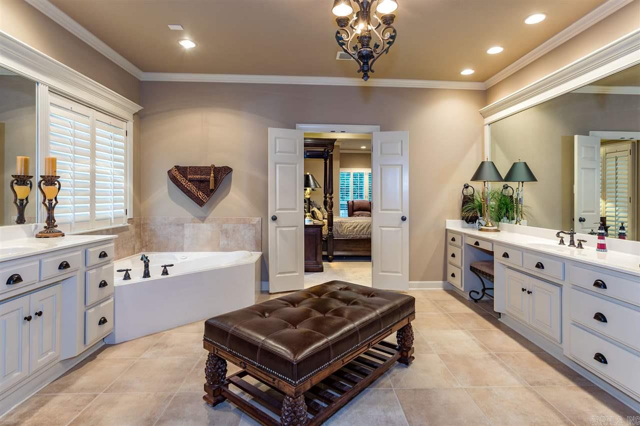 THE VILLAGES OF WELLINGTON - Residential