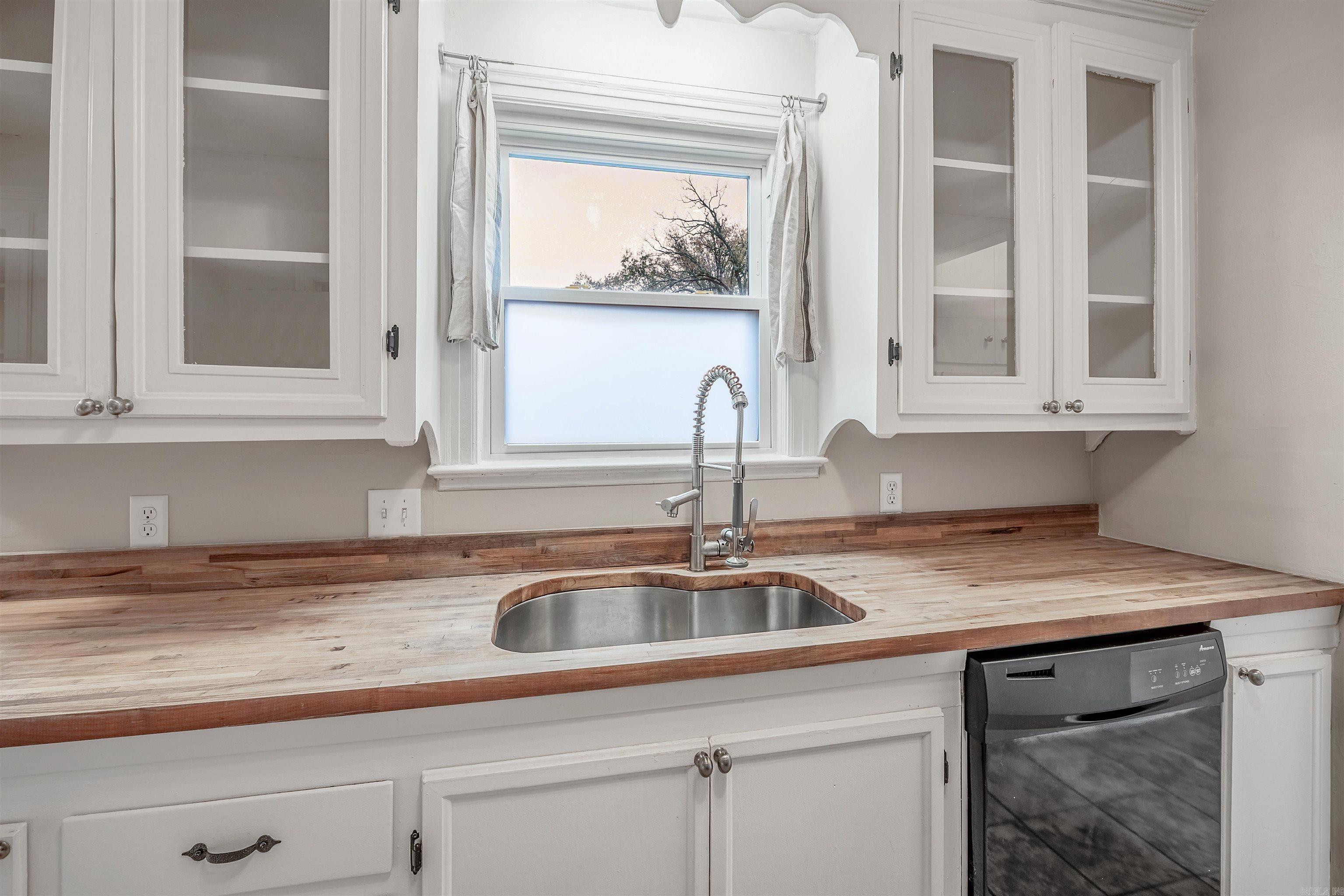 CHERRY & COX - Residential