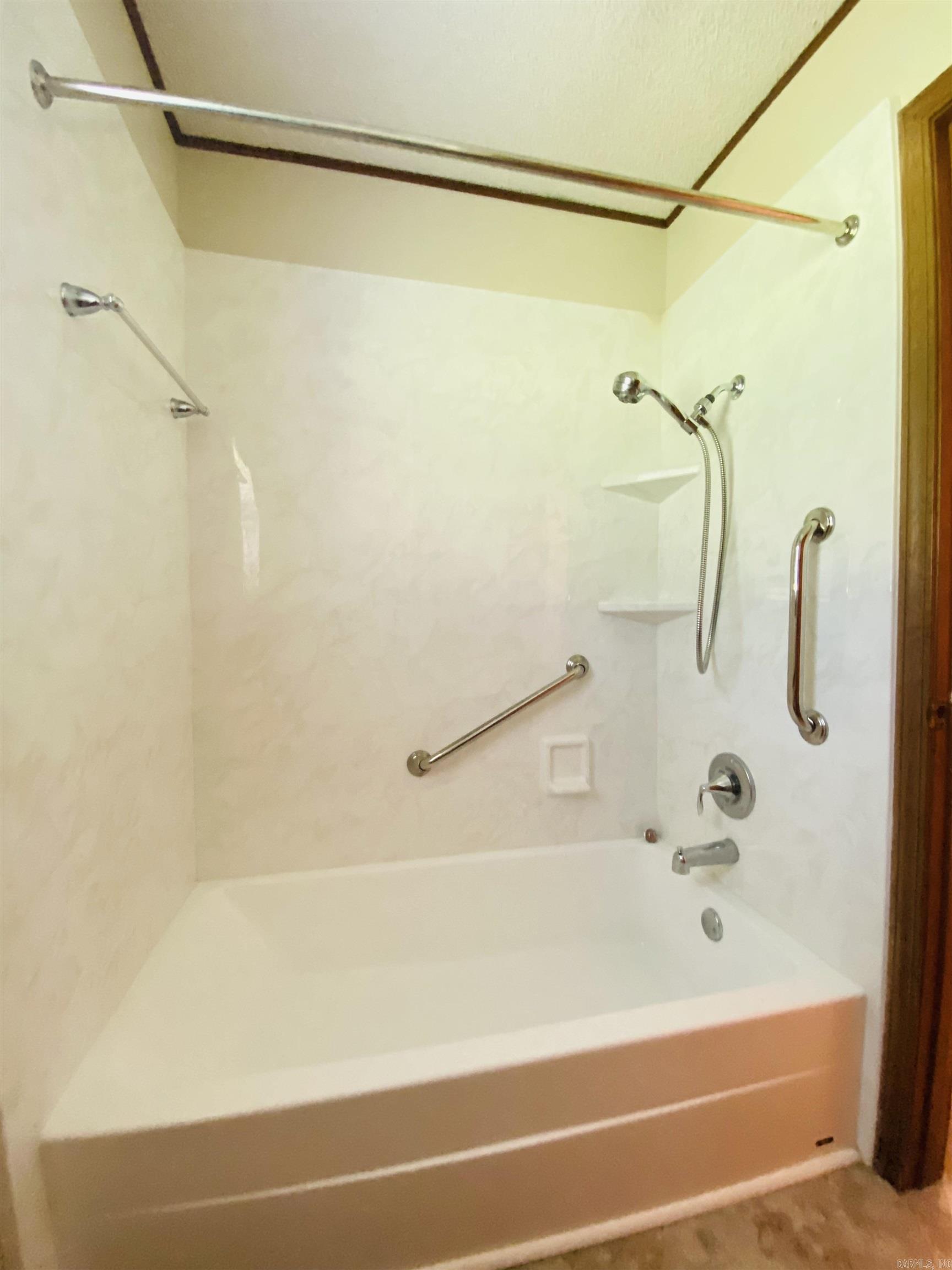 PINE FOREST - Residential