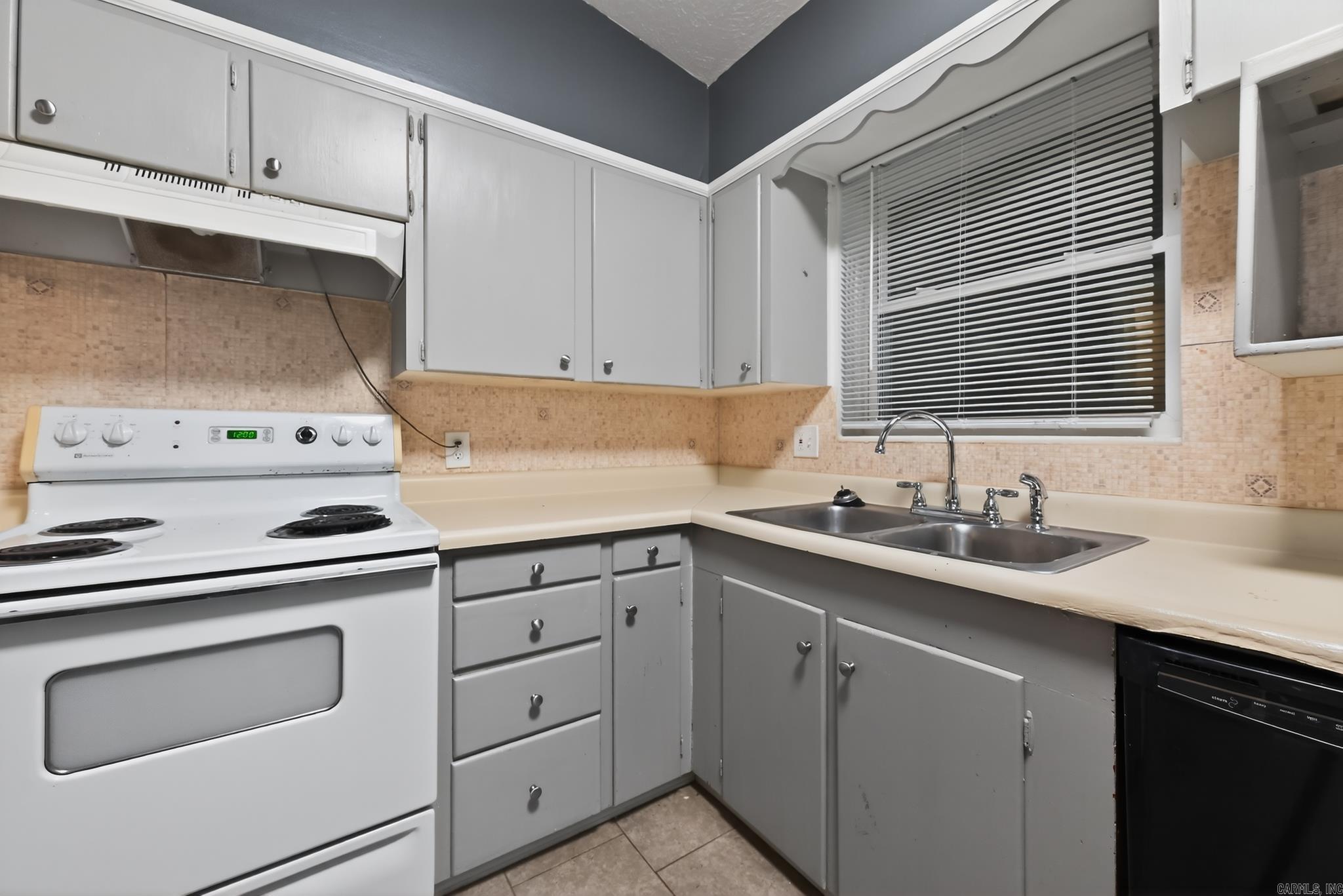 BROADMOOR ADDN - Residential