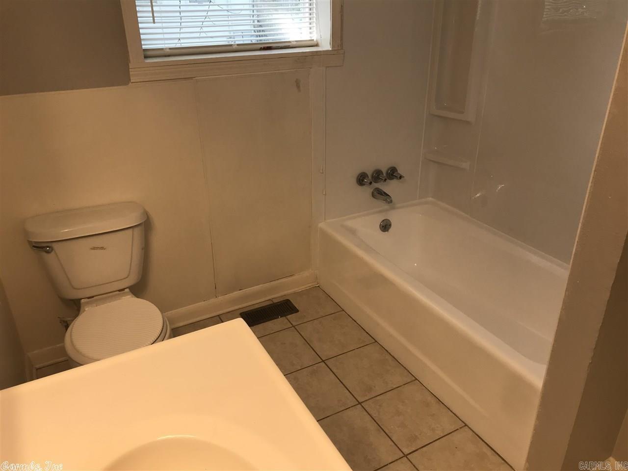 14-10-10 - Residential Lease