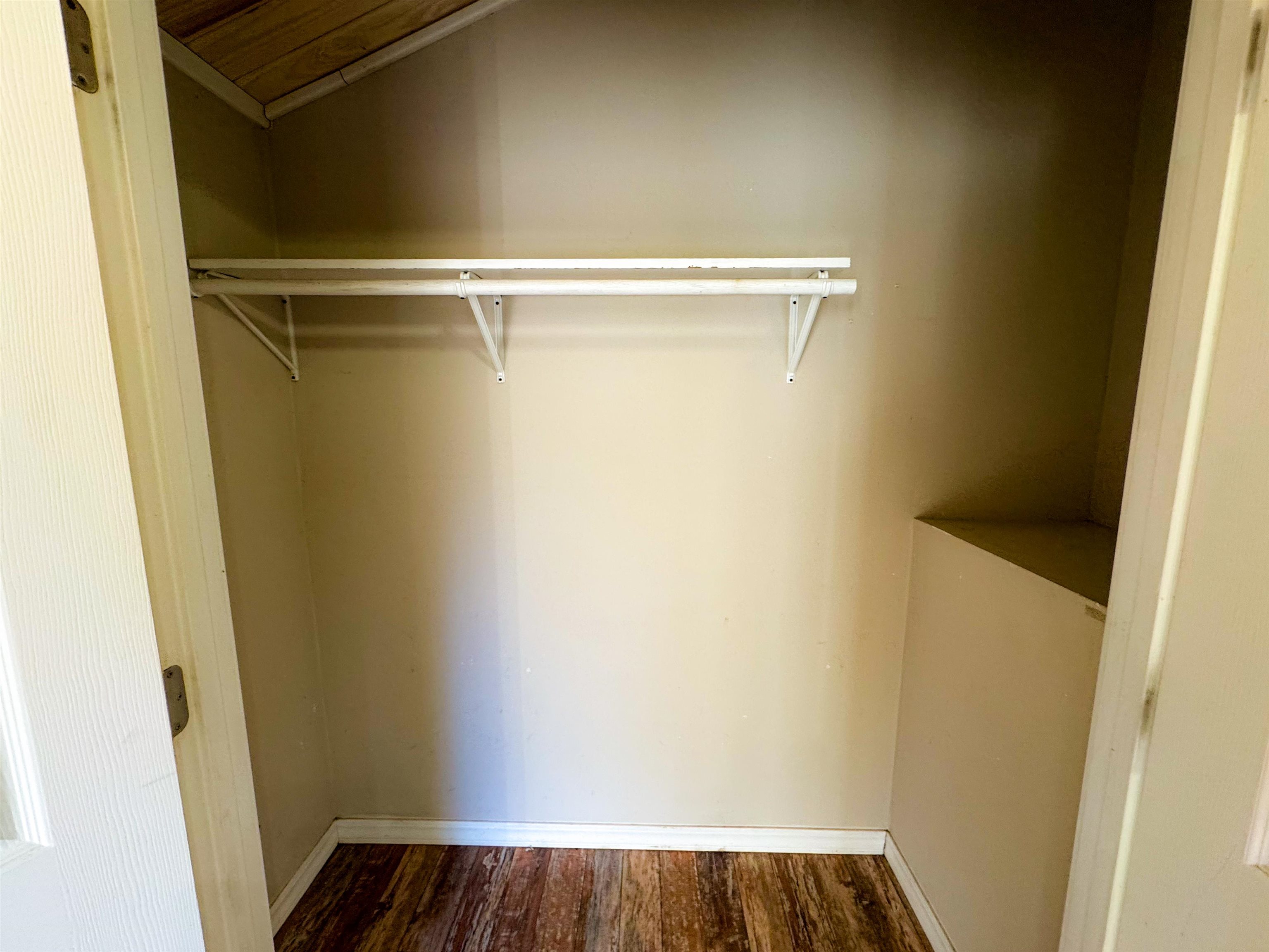 Dakota Second - Residential