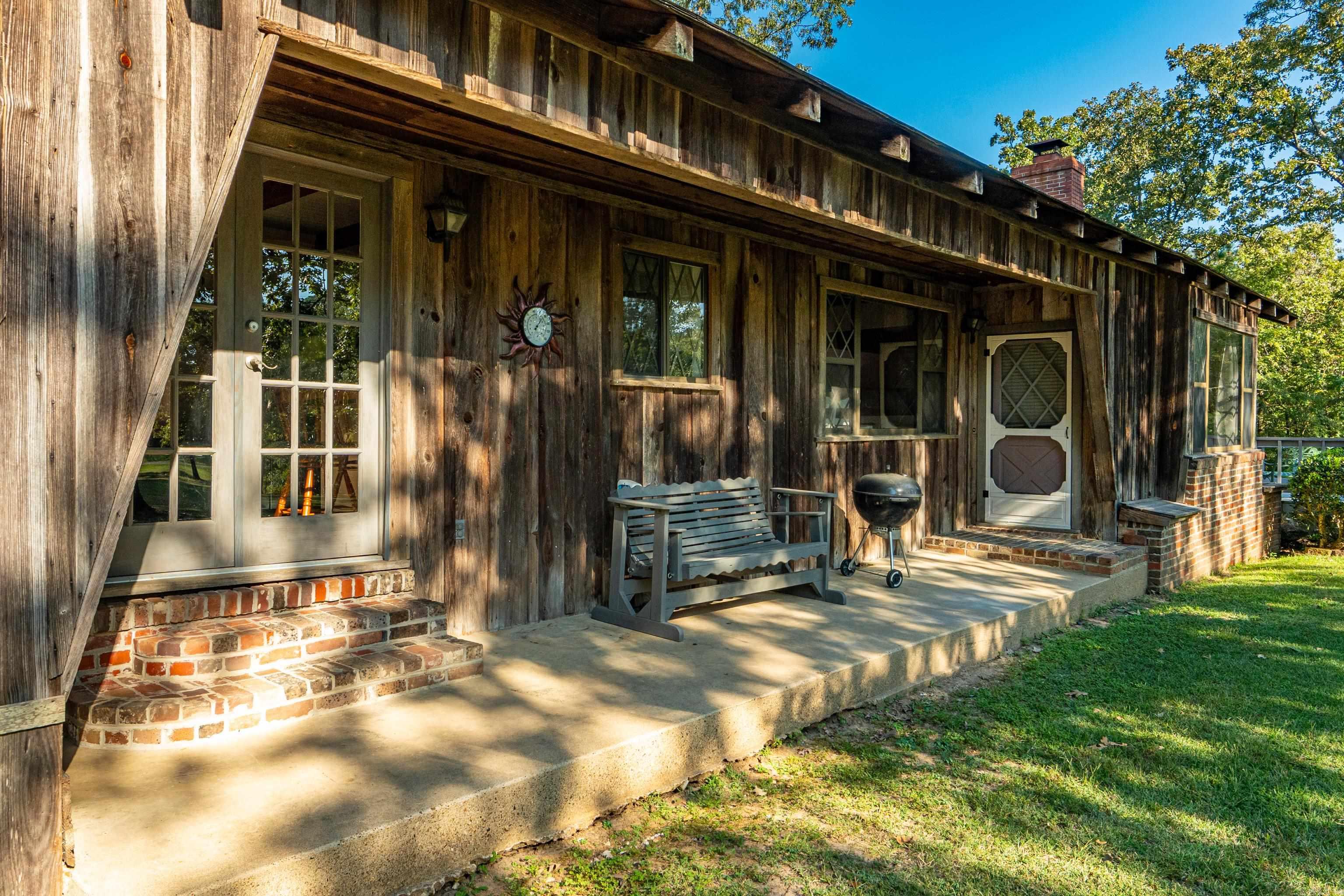ROLLING HILLS - Residential