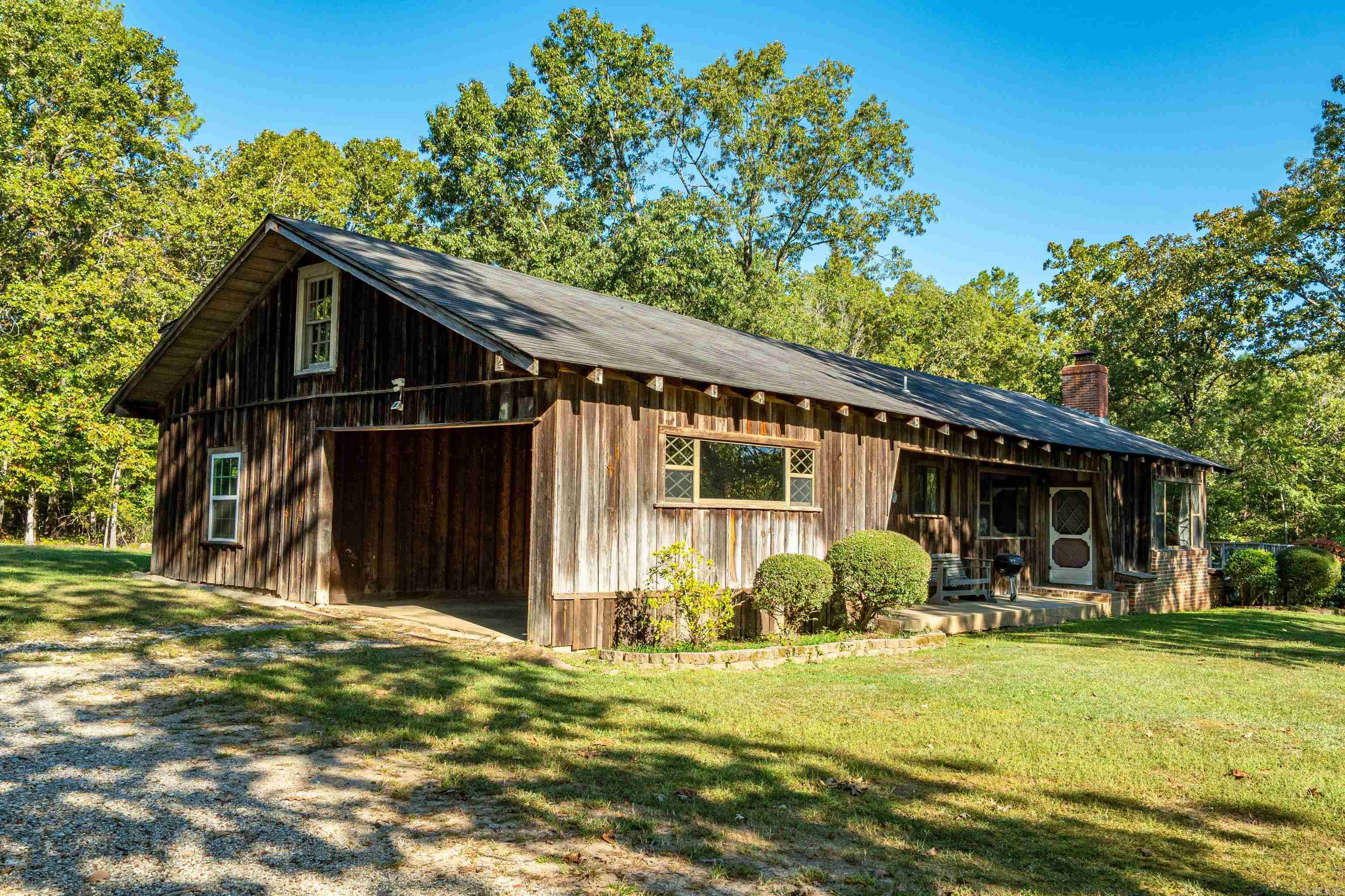 ROLLING HILLS - Residential