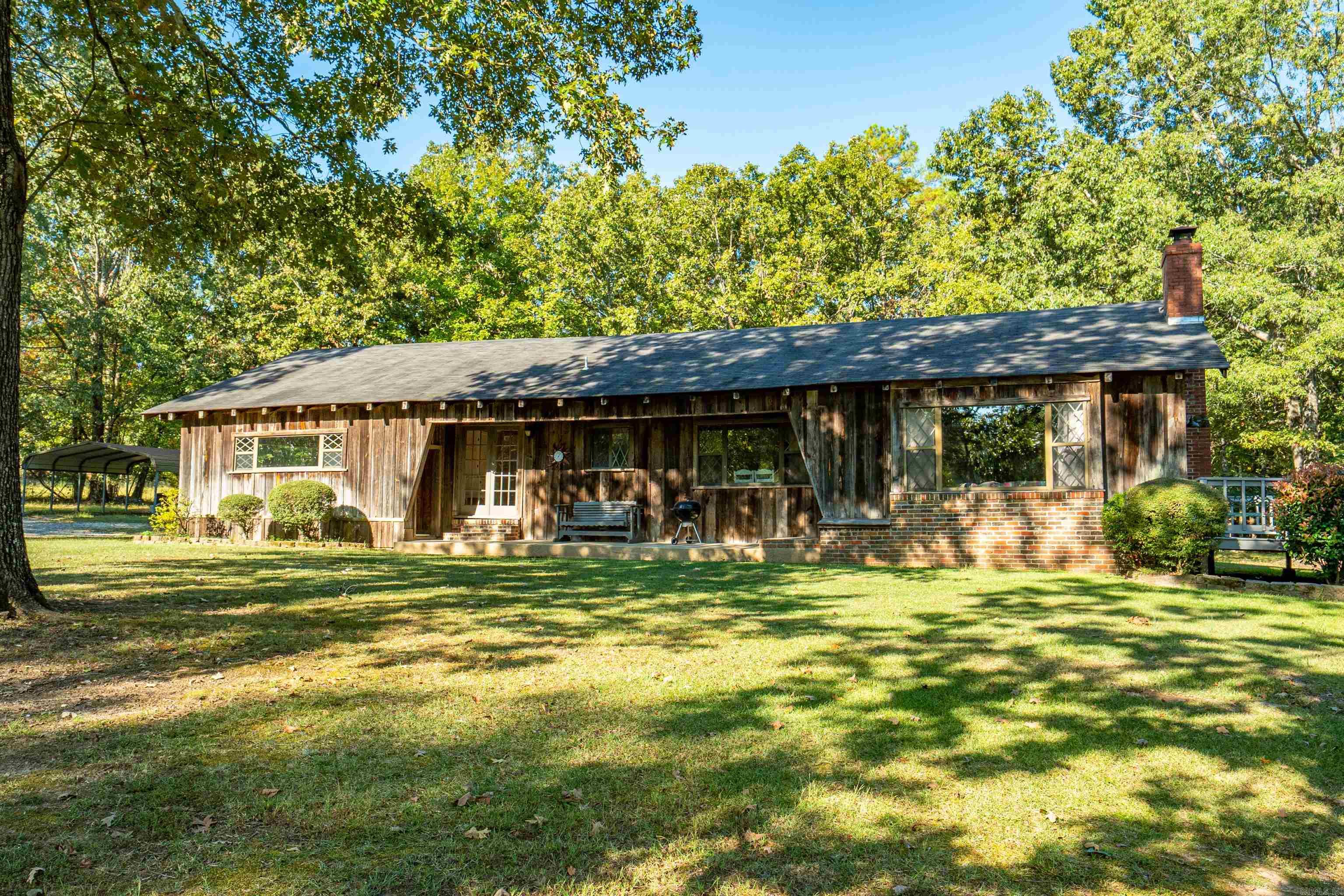 ROLLING HILLS - Residential
