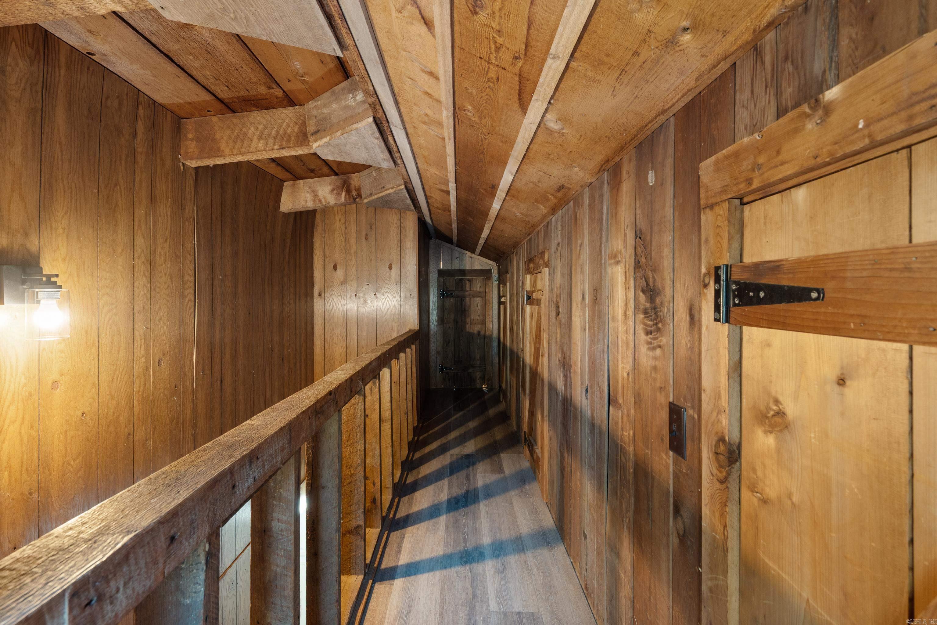 ROLLING HILLS - Residential