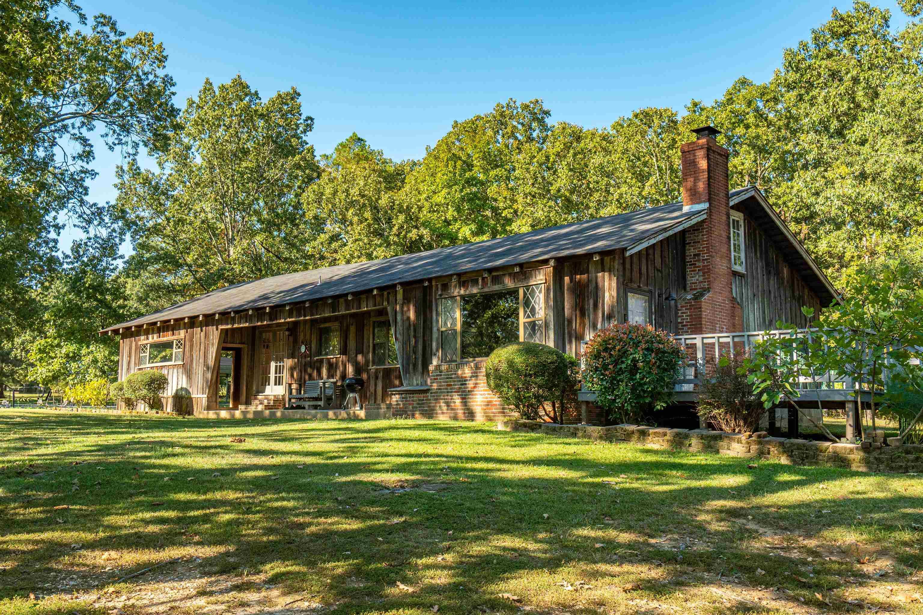 ROLLING HILLS - Residential
