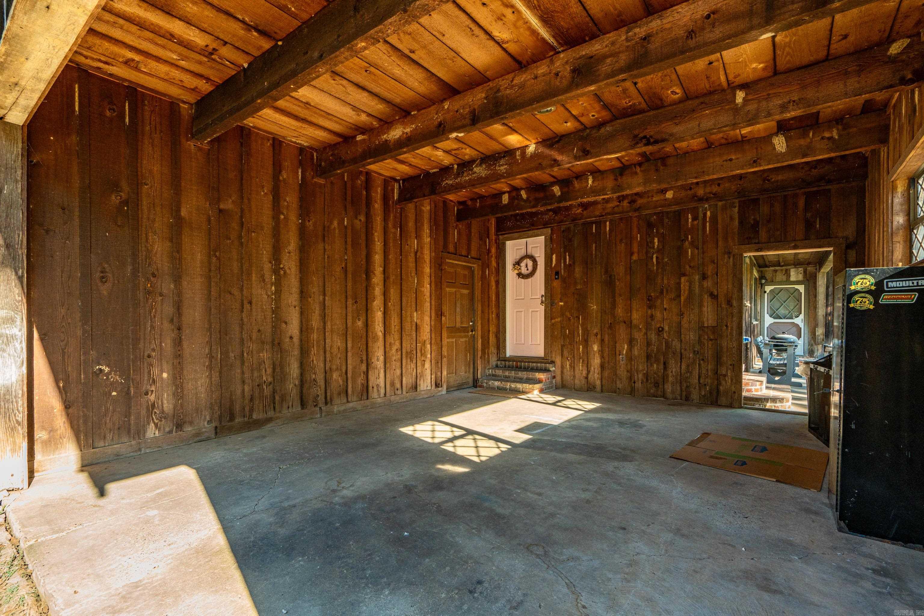 ROLLING HILLS - Residential
