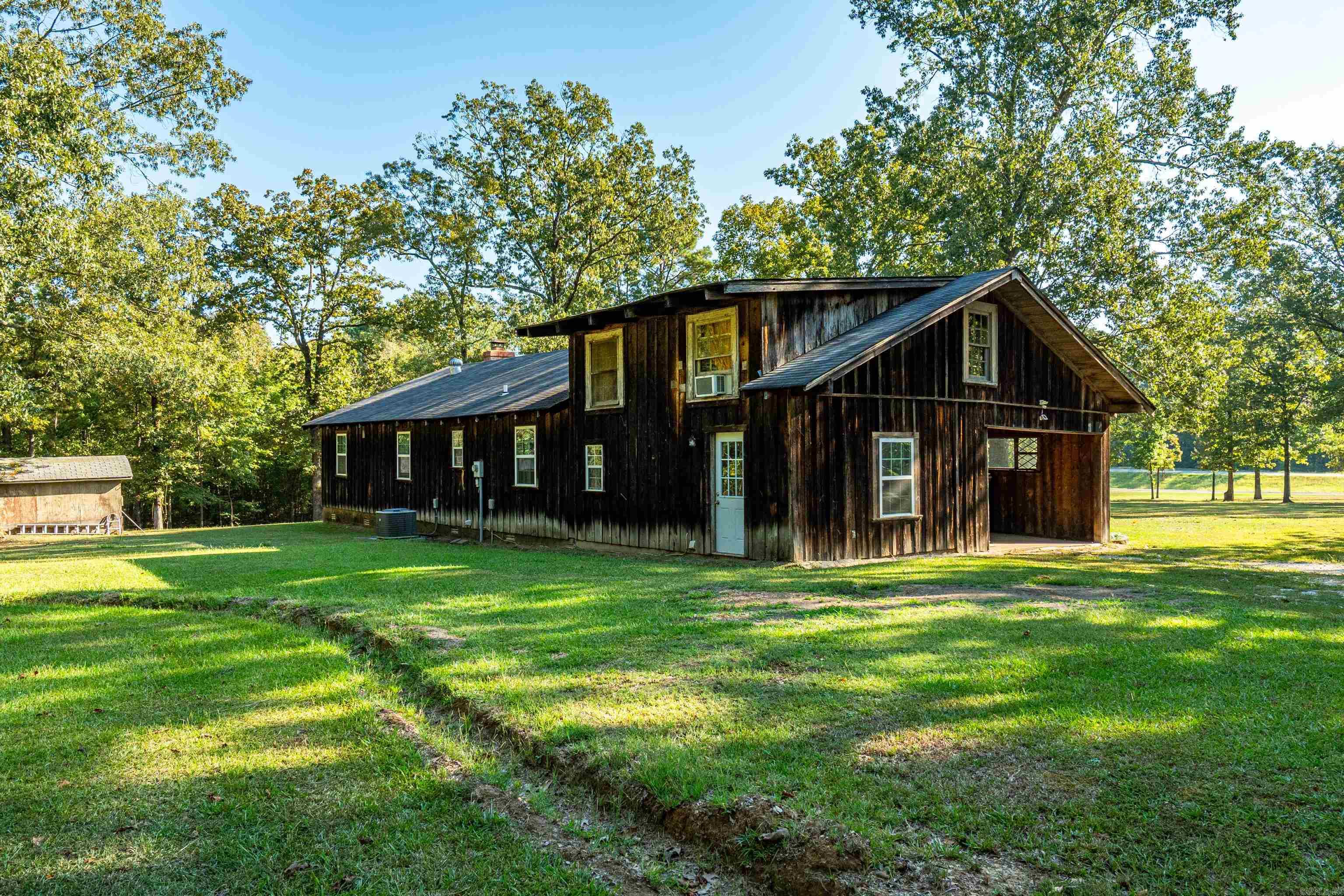 ROLLING HILLS - Residential
