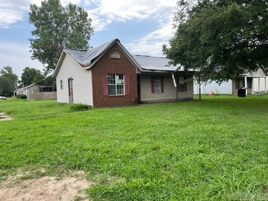 This single family home sits on a corner lot.  Three bedrooms one bathroom on a slab foundation. All Highest, Best & final offers must be submitted by 6/19/23 Seller has requested that all offer be submitted at www.BidOnHomes.com. Buyer's premium 0% applies to the purchase price.