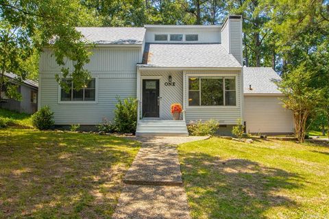 Photo of 1 Page Cove, Maumelle, AR 72113 (MLS # 26024227)