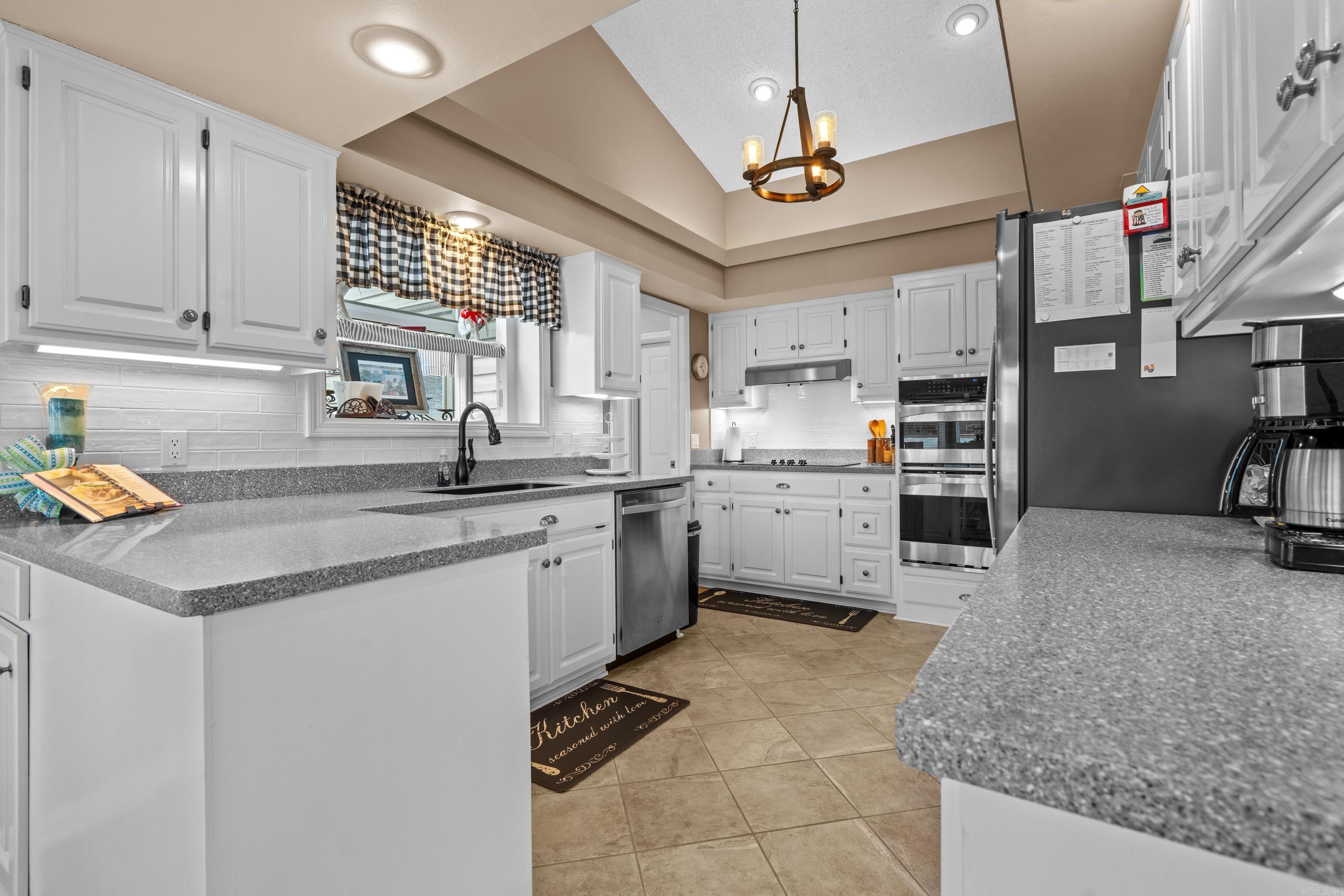 ADORACION - Residential