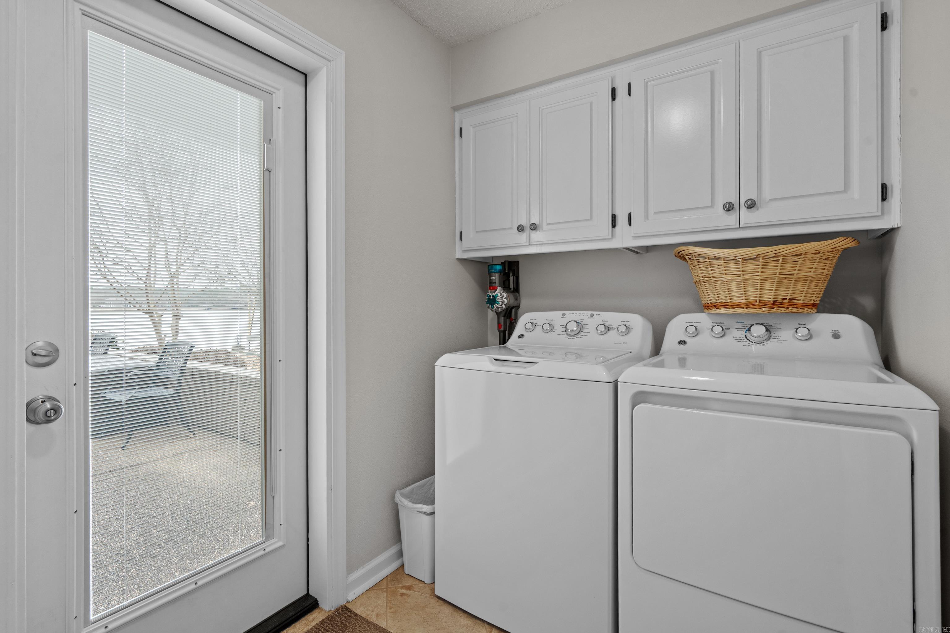 ADORACION - Residential