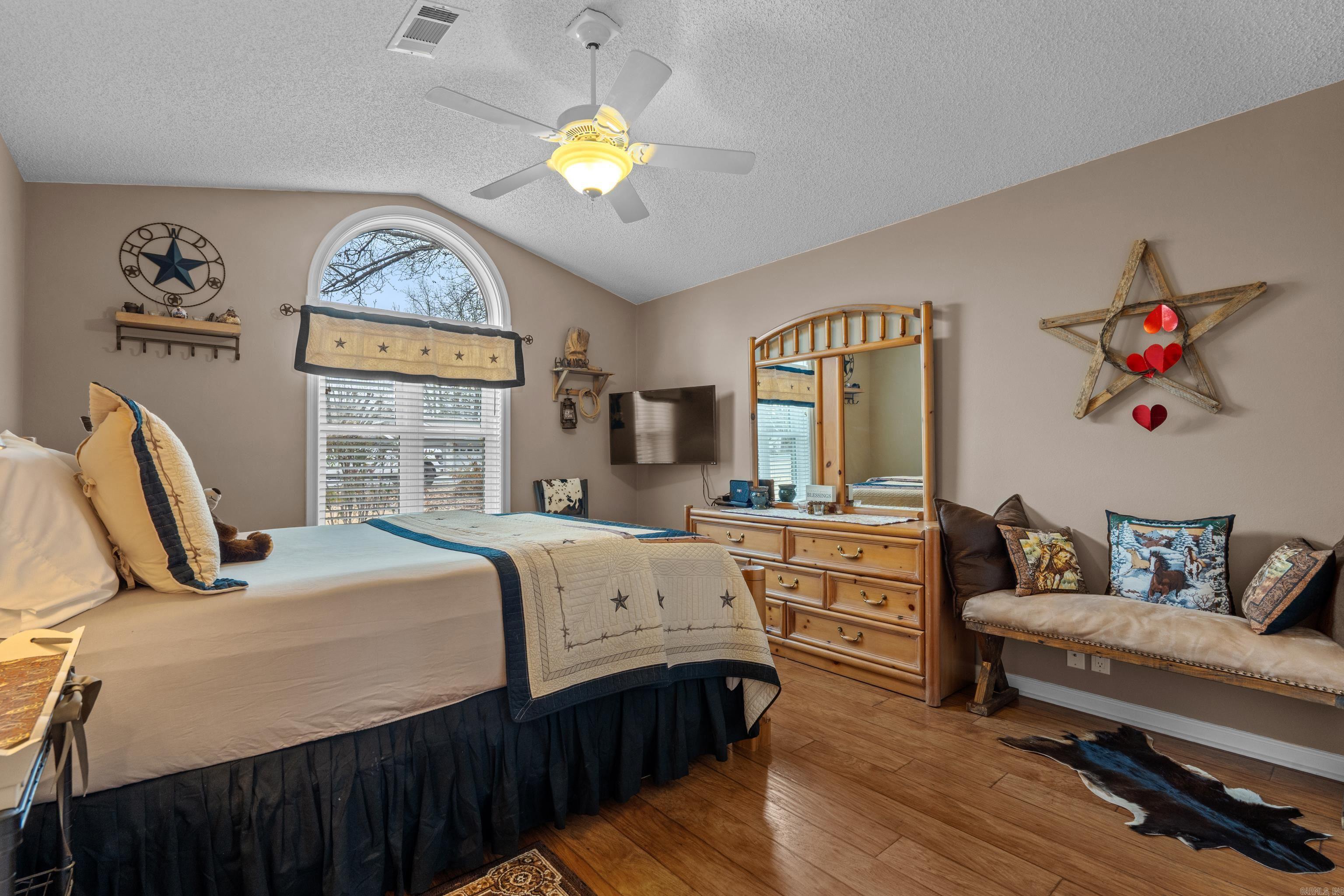 ADORACION - Residential