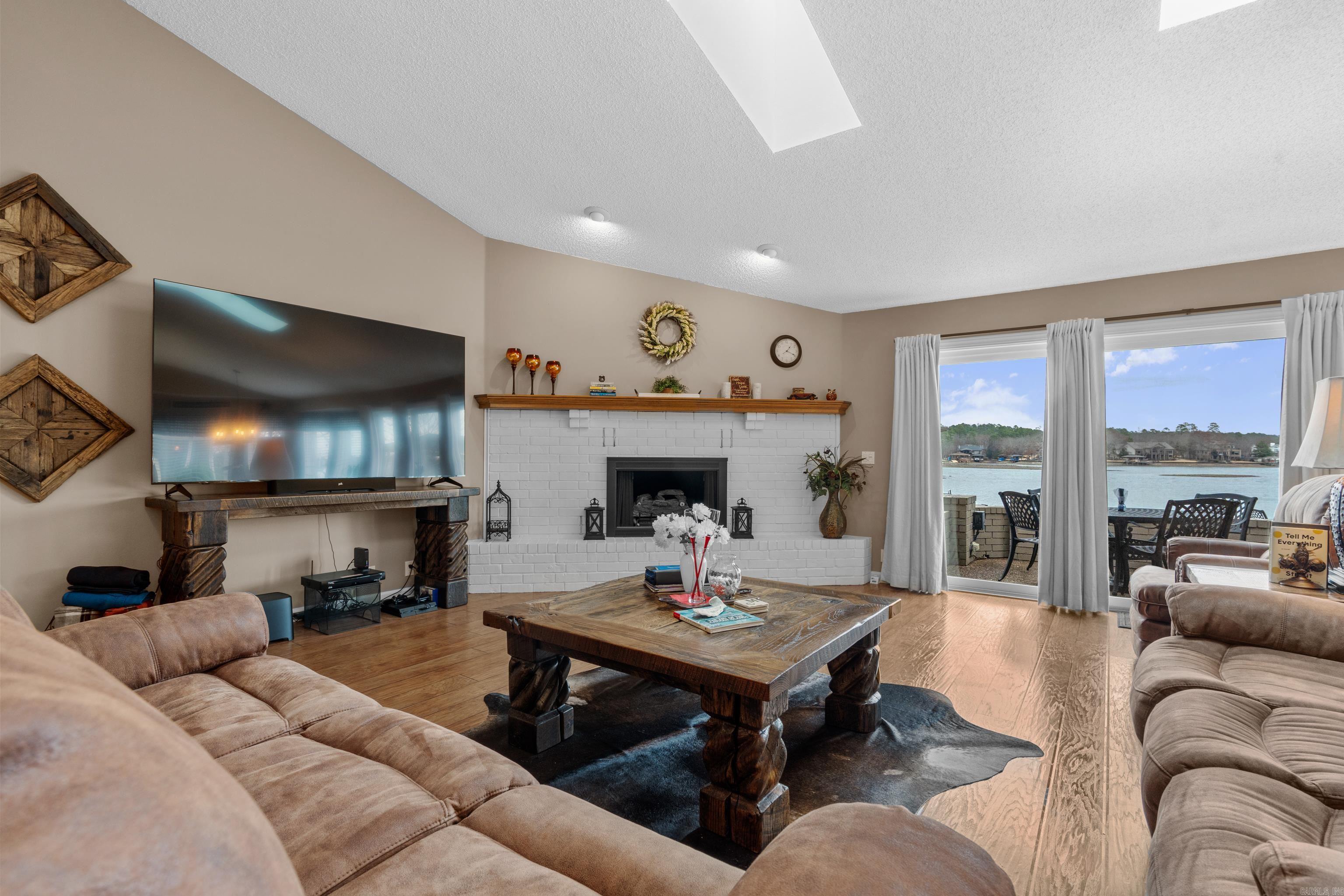 ADORACION - Residential