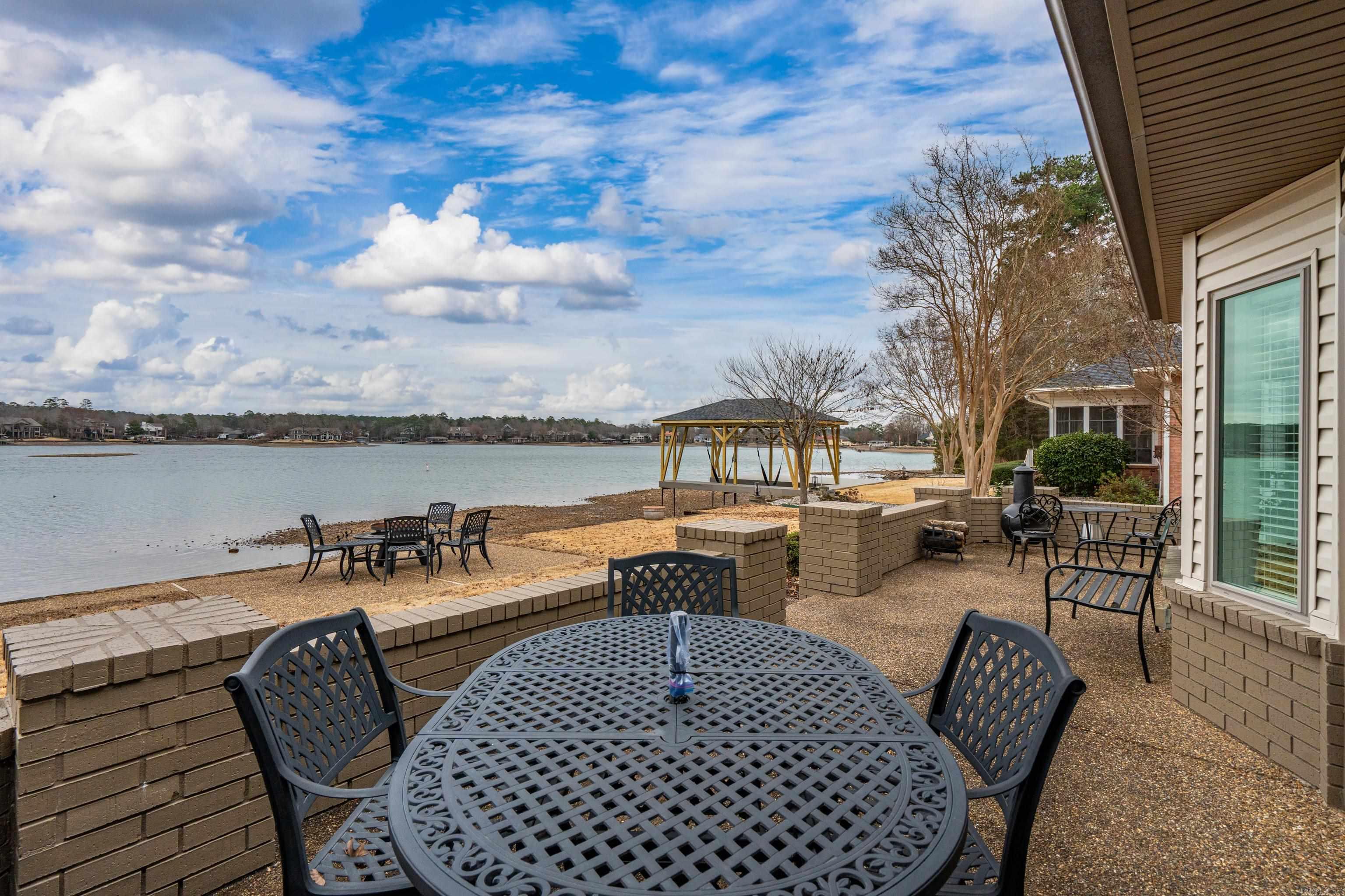 ADORACION - Residential