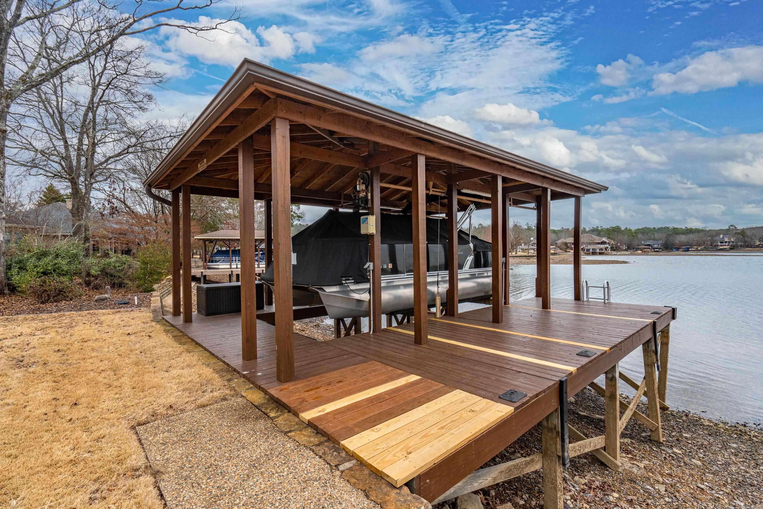 ADORACION - Residential