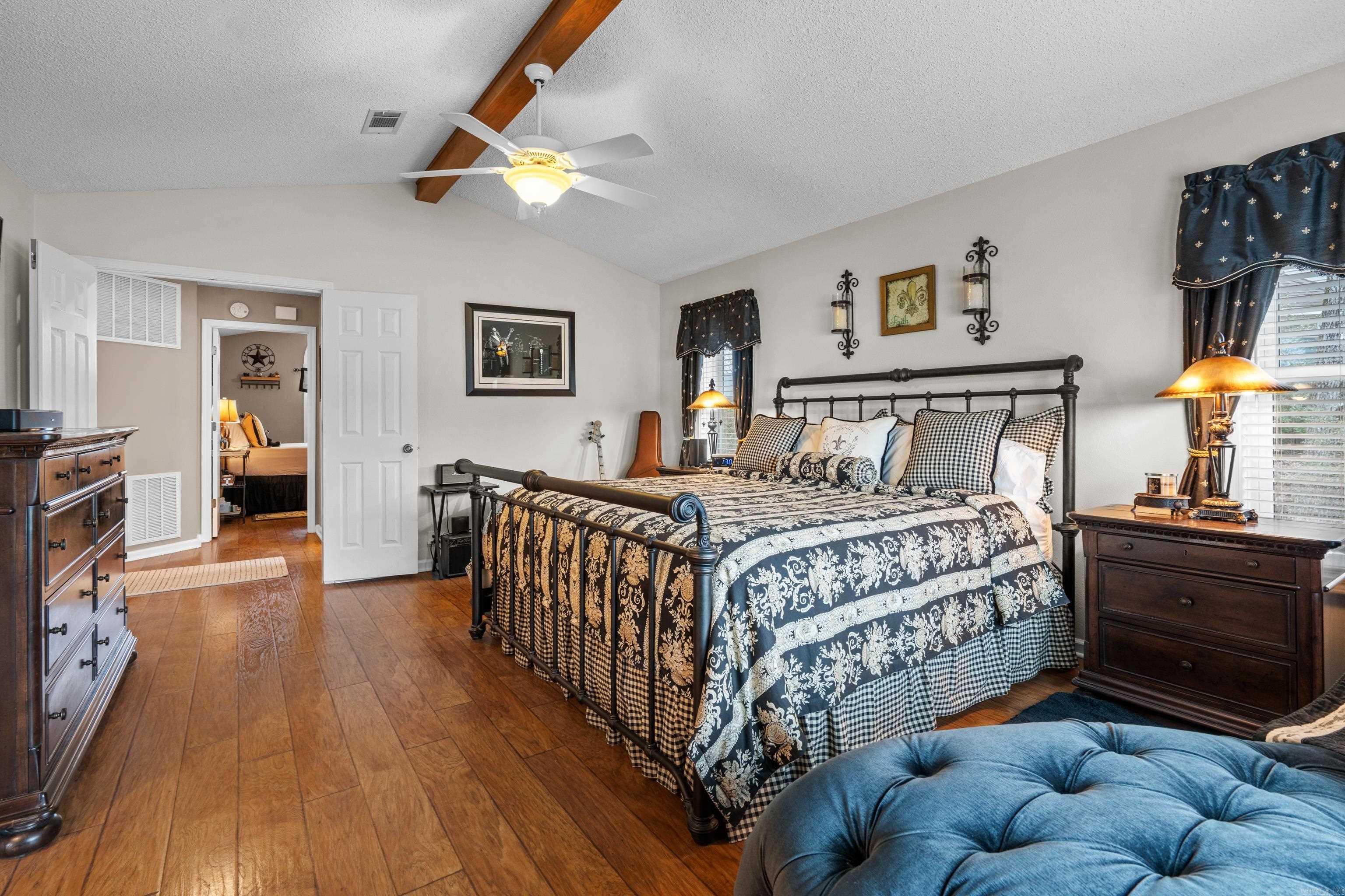 ADORACION - Residential