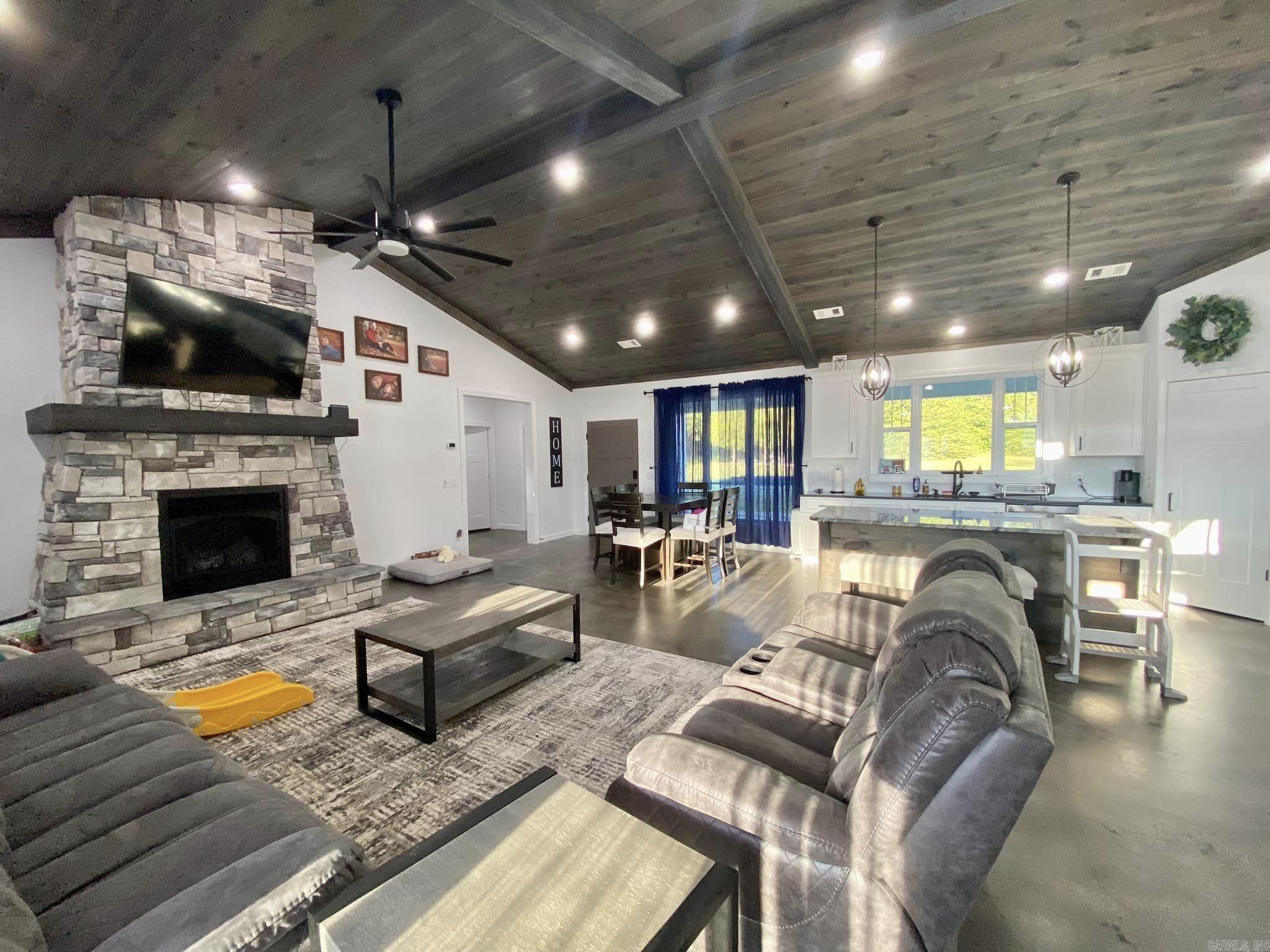 LANCASTER-TUBBS CREEK - Residential