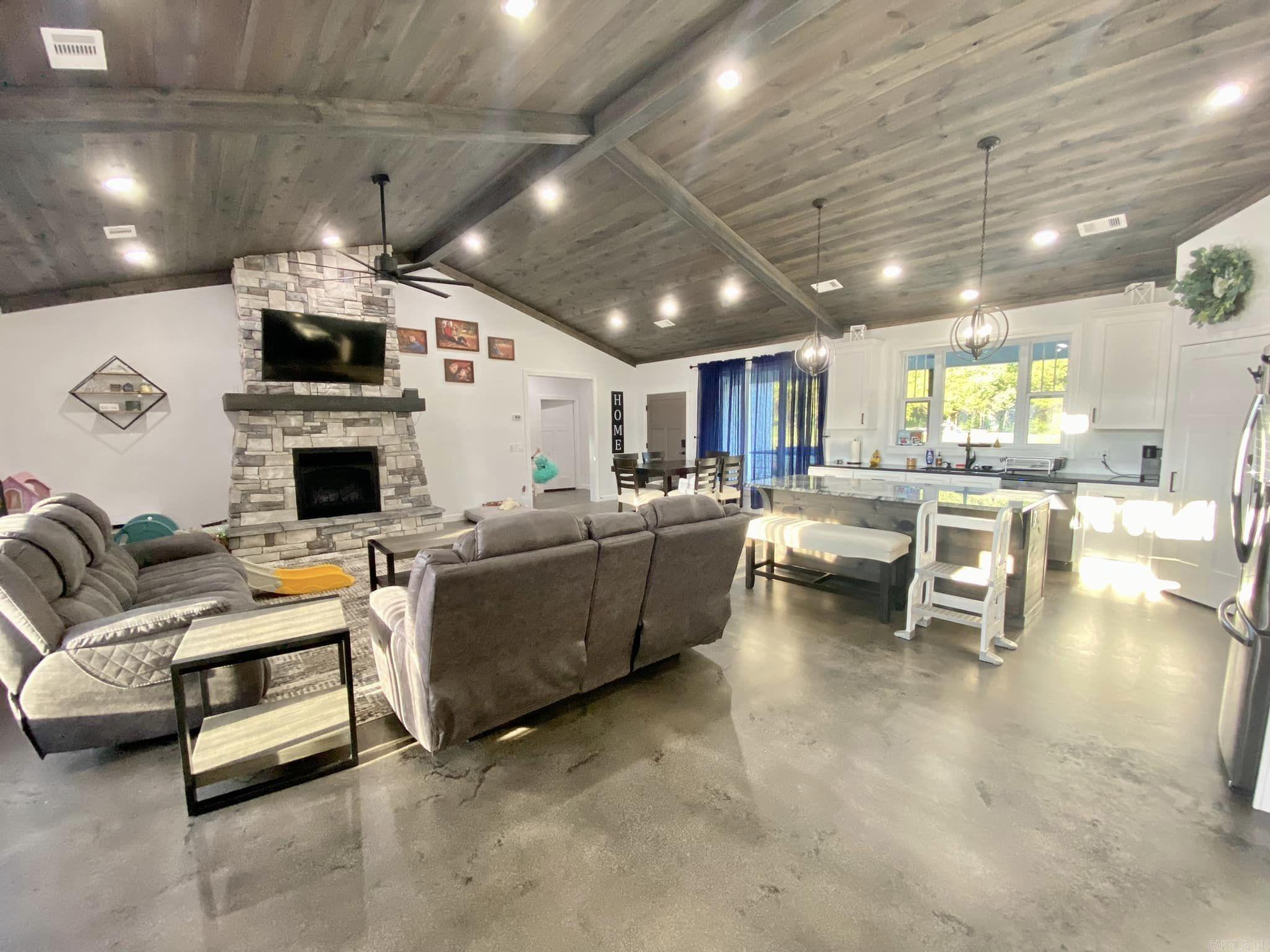 LANCASTER-TUBBS CREEK - Residential