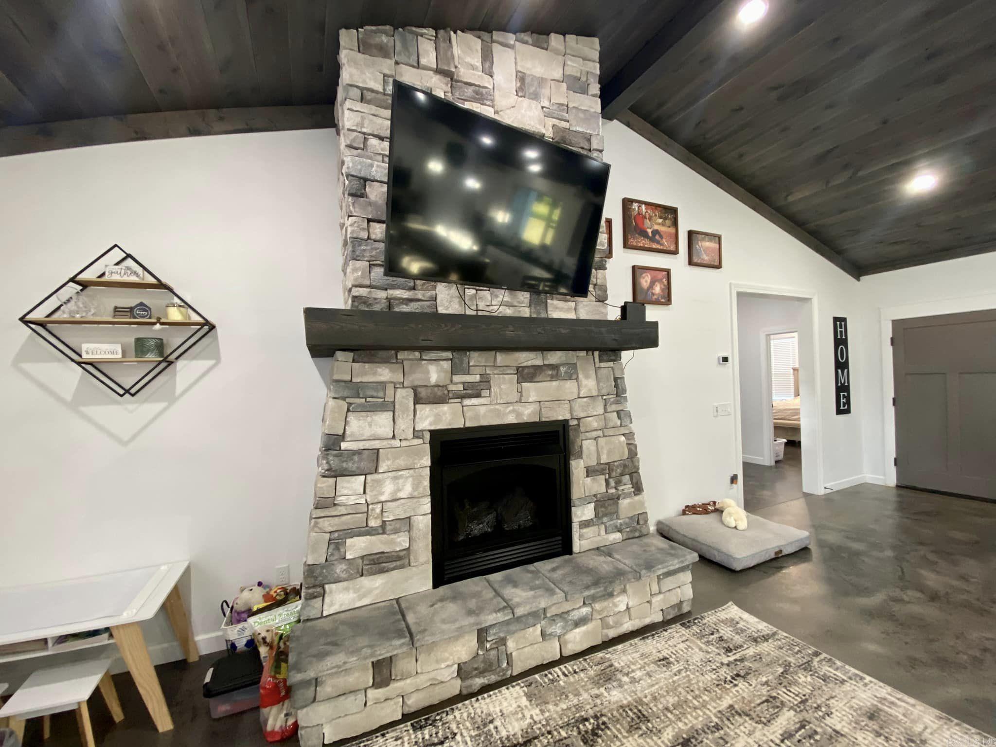 LANCASTER-TUBBS CREEK - Residential