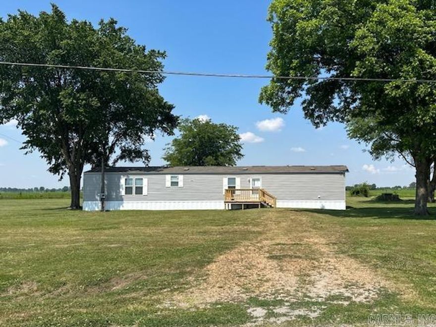 Cash or IN-HOUSE bank loan only!!!! Single Wide Trailer on 1/2 acre lot. 3 bed 2 bath.