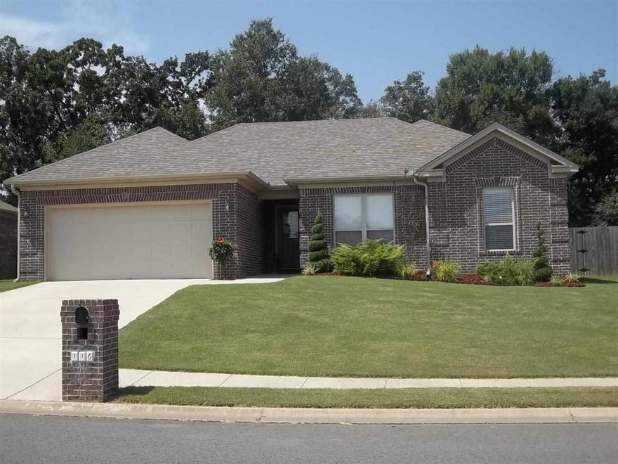 Beautiful, like new brick home. Open floor plan with good flow. Electric fireplace adds charm to both dining & family room. Tumbled stone back splash, pantry, & crown molding are just a few  attractive features.  Master bath has double vanity, jetted tub & separate shower. Fenced back yard that backs up to wooded area. Neat well kept yard. Little dog in master bathroom. Try to keep him in there when you leave. His name is Peter