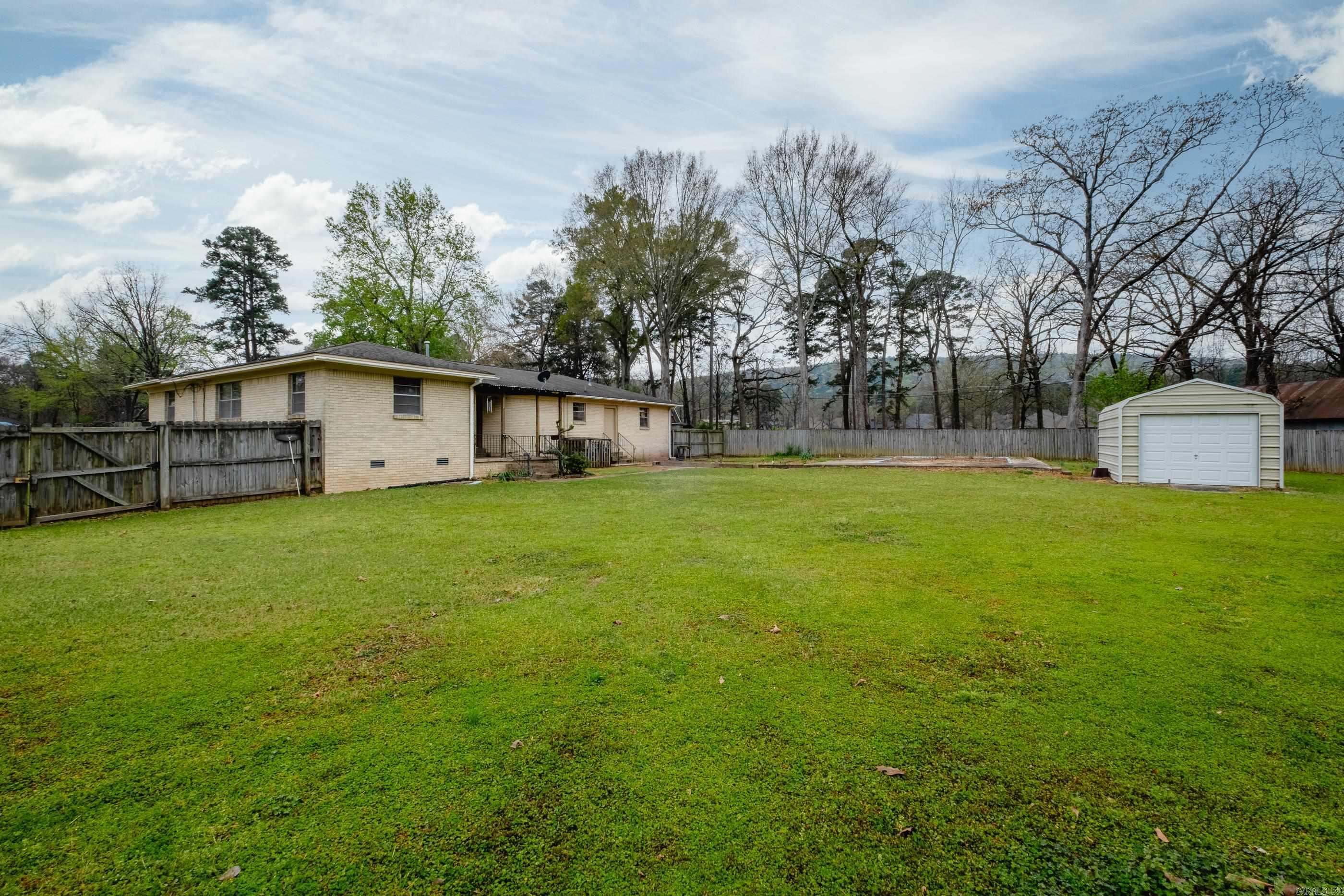 MAYWOOD MANOR - Residential