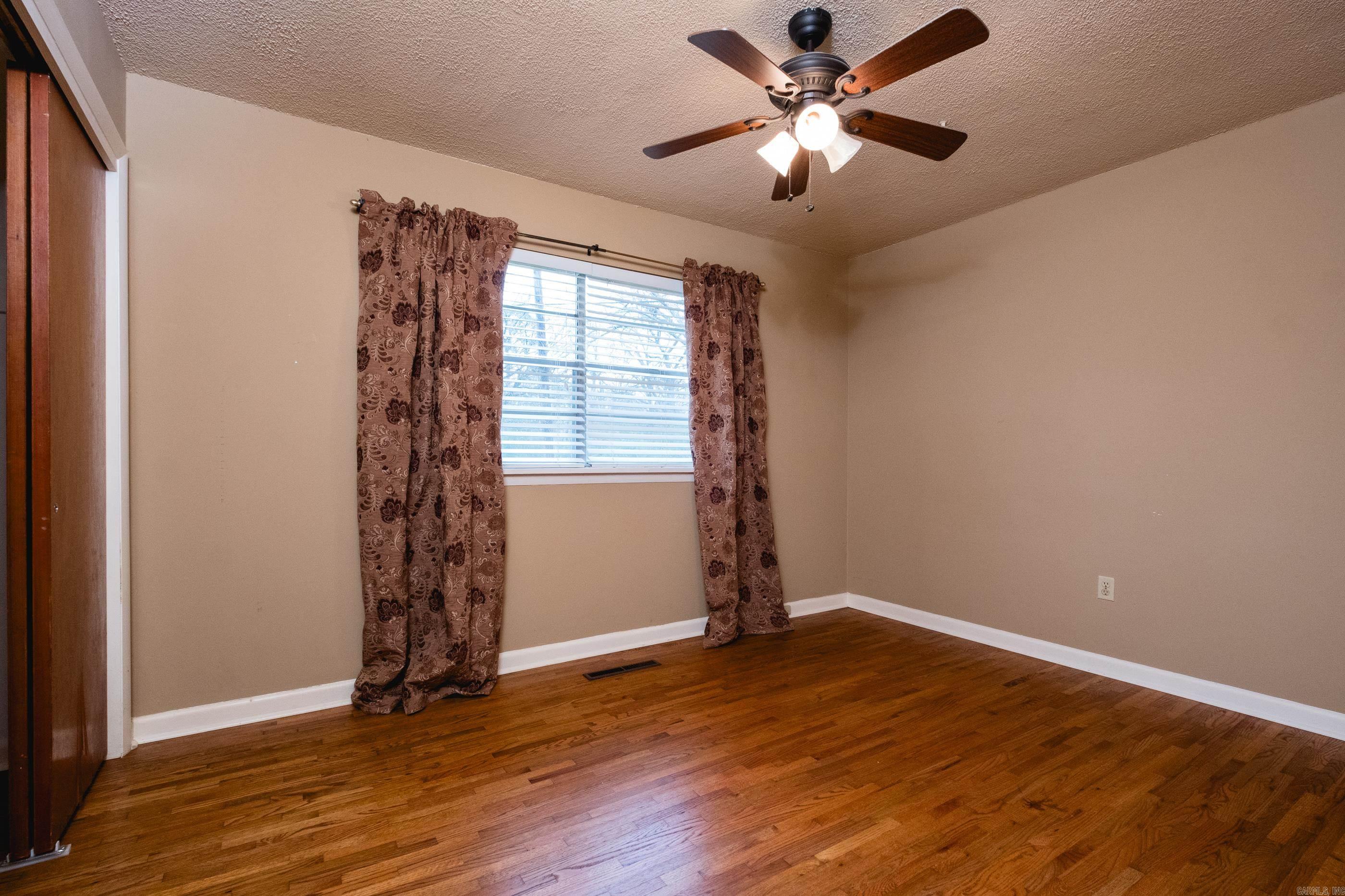 MAYWOOD MANOR - Residential