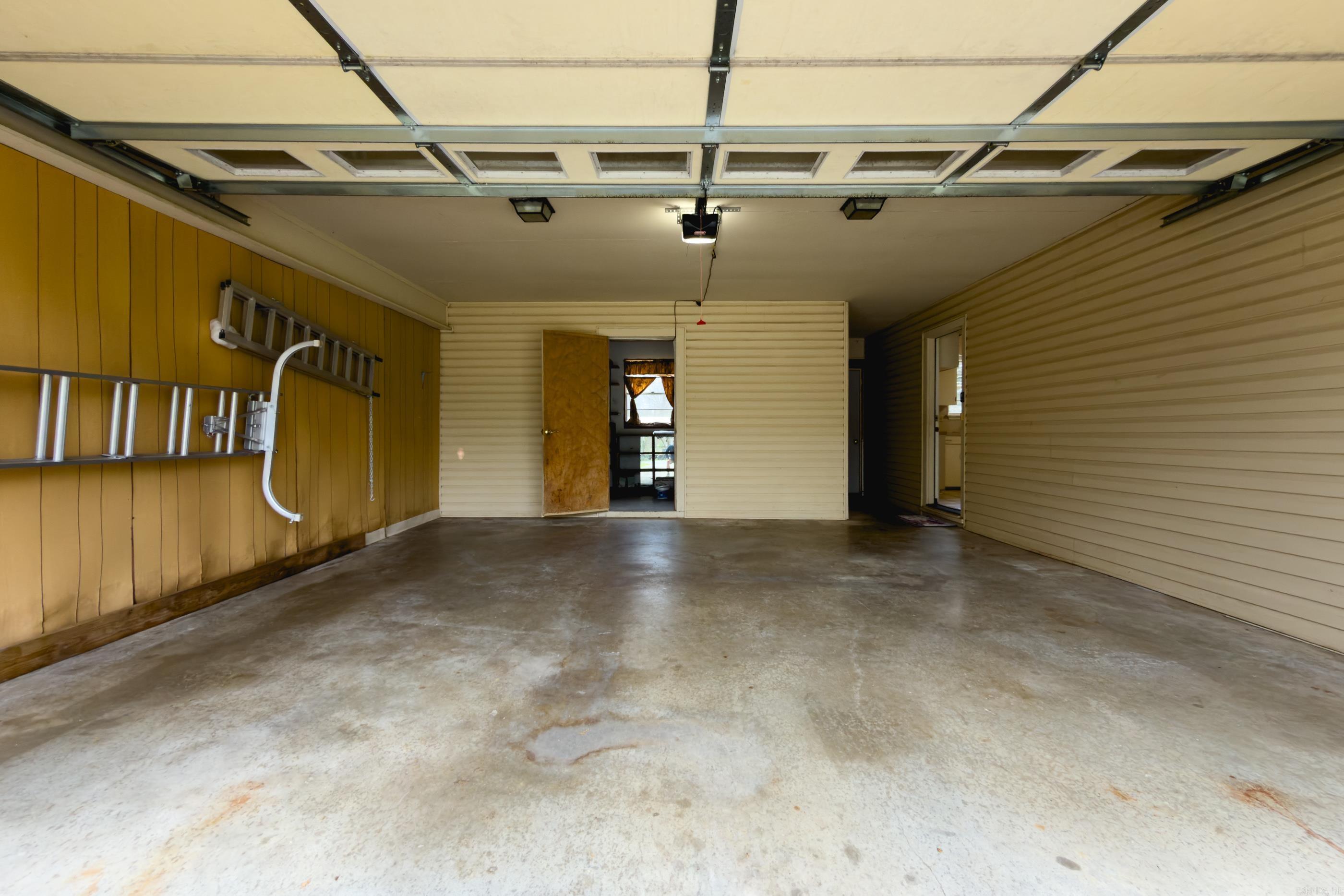 MAYWOOD MANOR - Residential