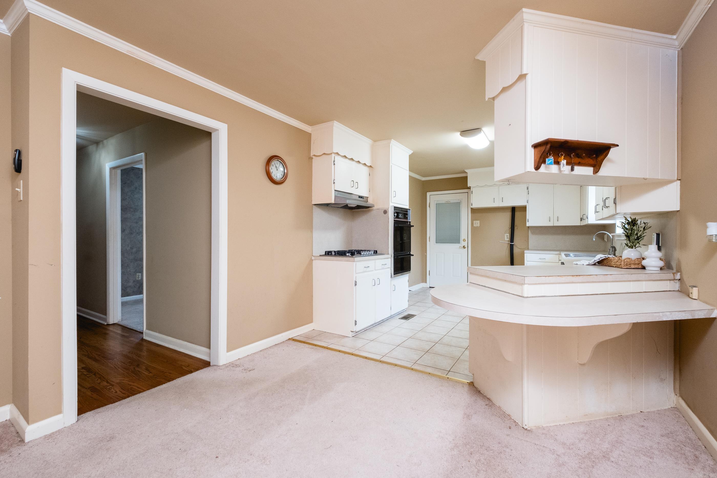 MAYWOOD MANOR - Residential