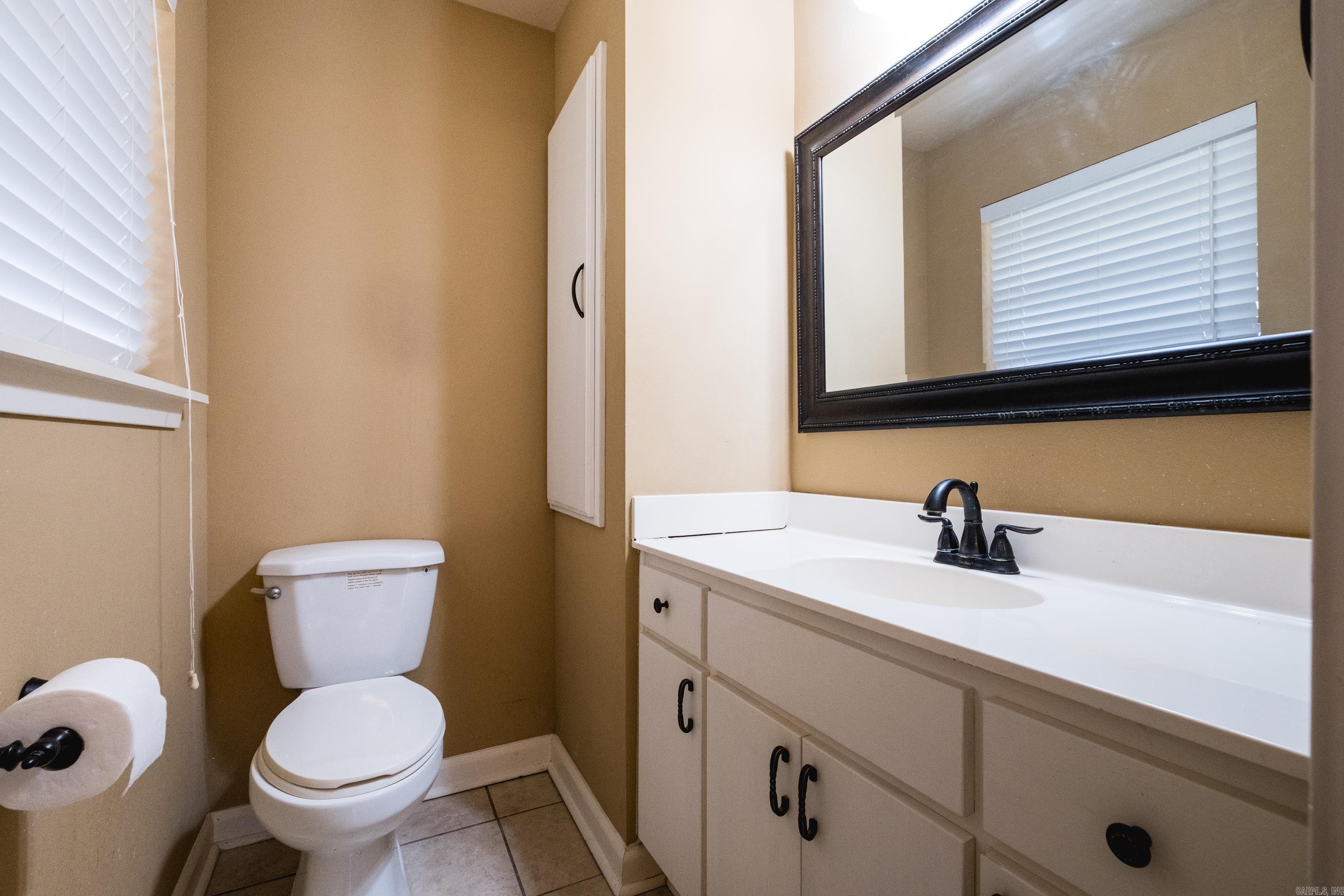 MAYWOOD MANOR - Residential