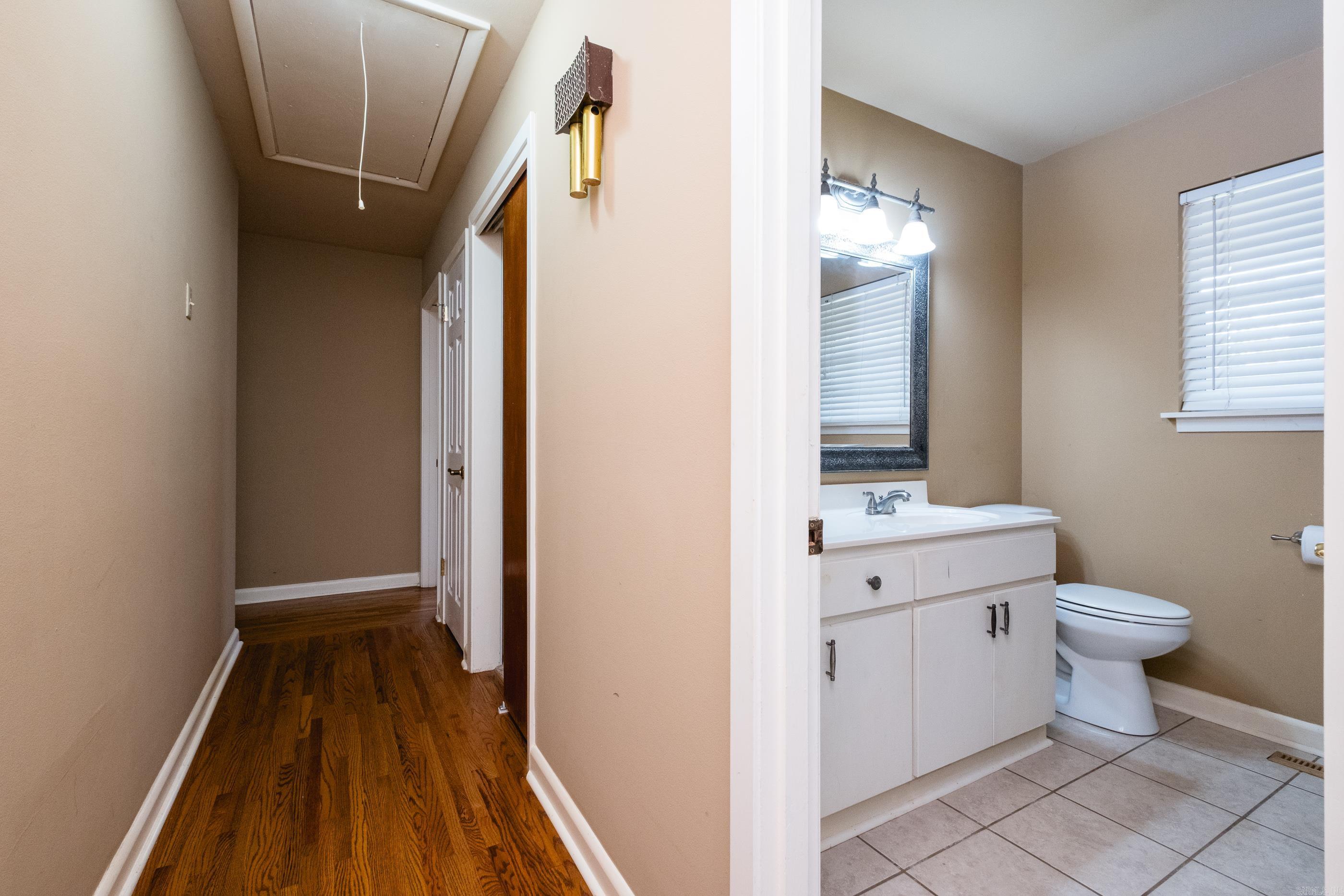 MAYWOOD MANOR - Residential