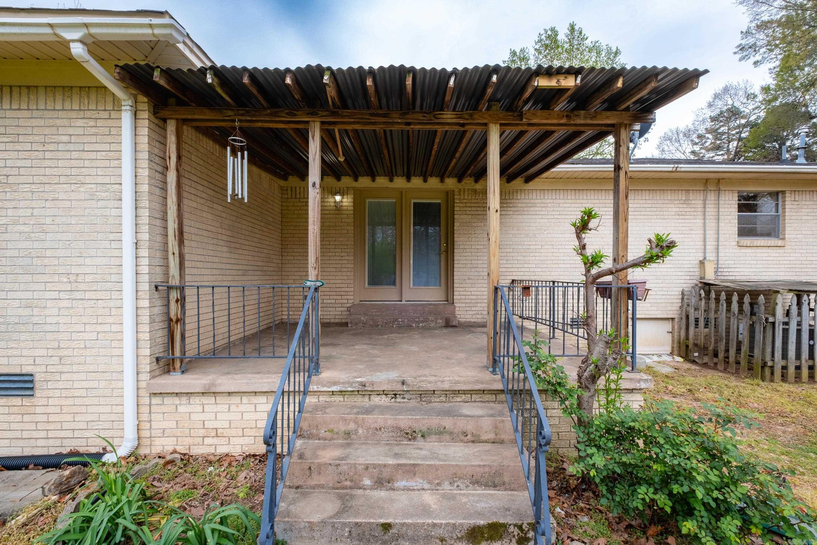 MAYWOOD MANOR - Residential