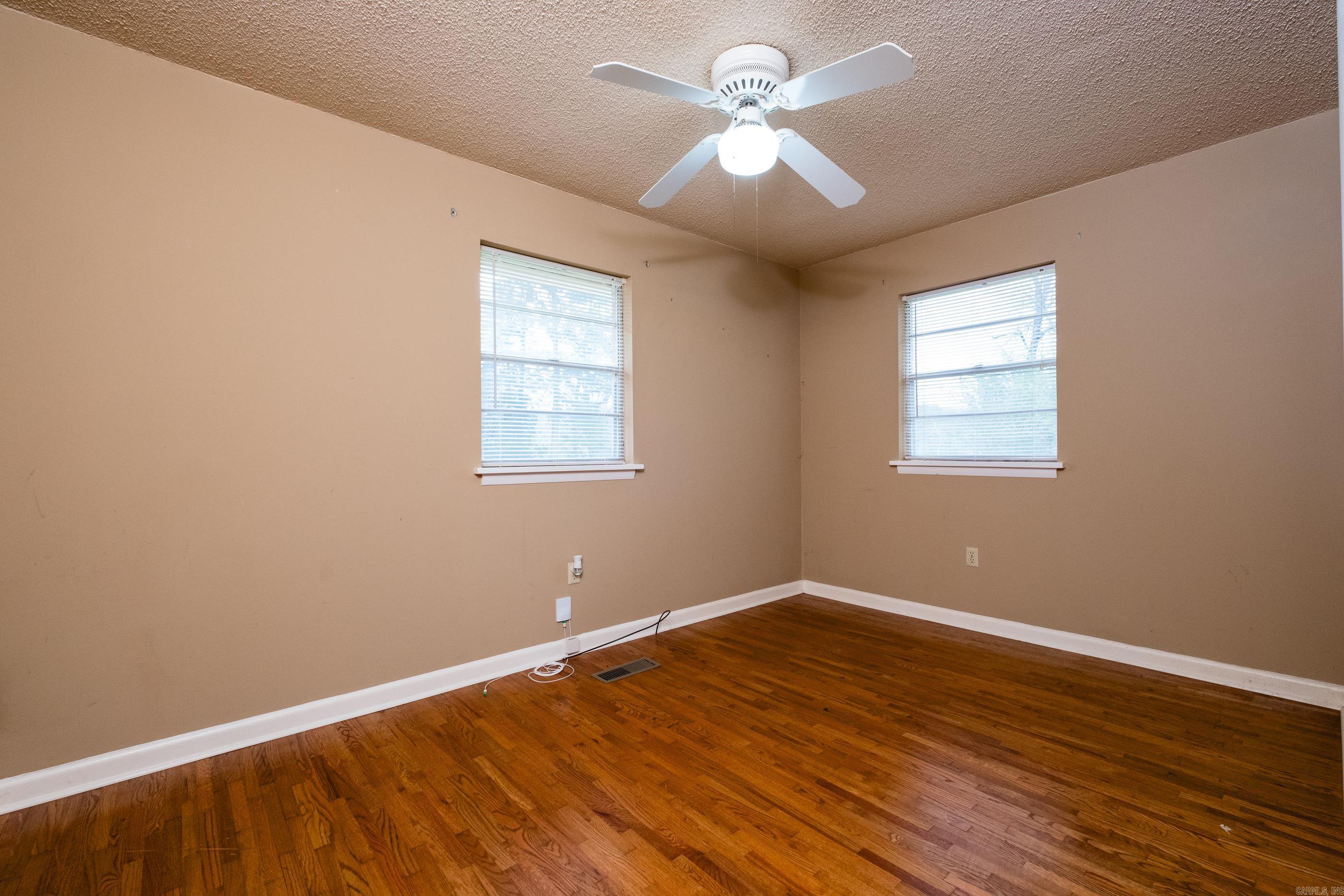 MAYWOOD MANOR - Residential