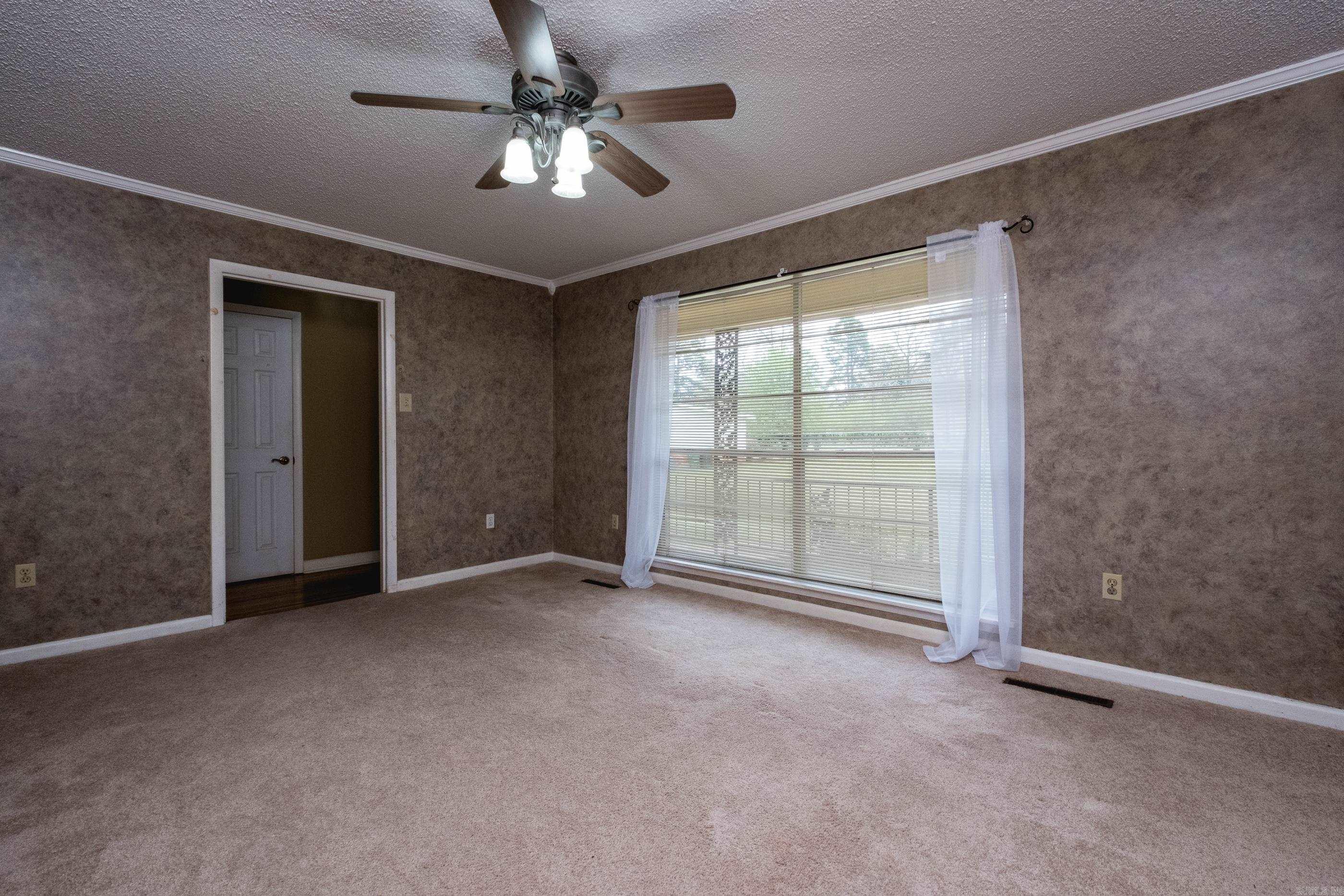 MAYWOOD MANOR - Residential