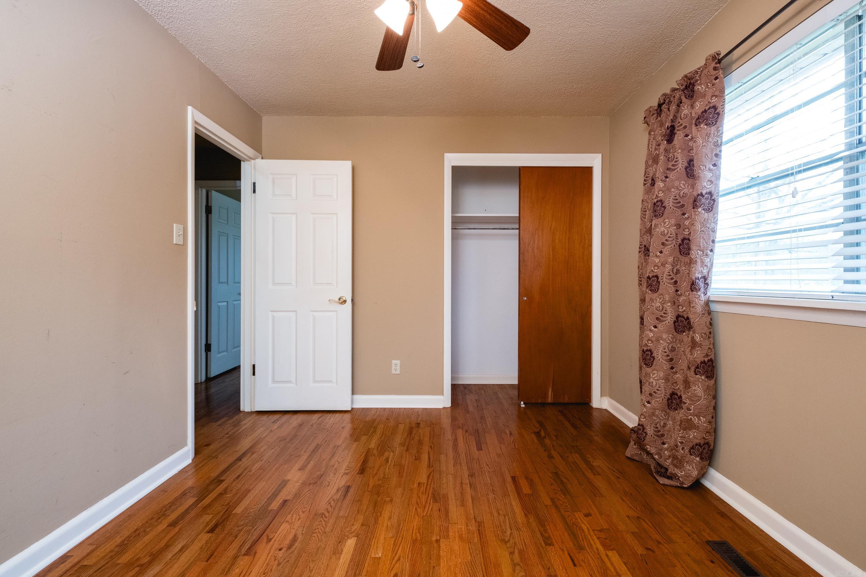 MAYWOOD MANOR - Residential