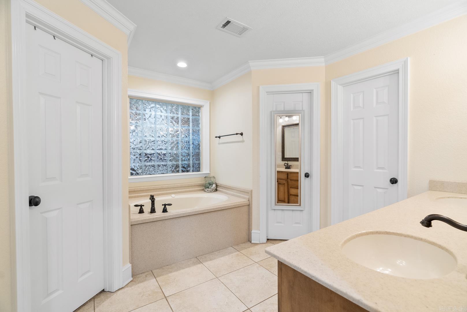 SALTER MEADOWS - Residential