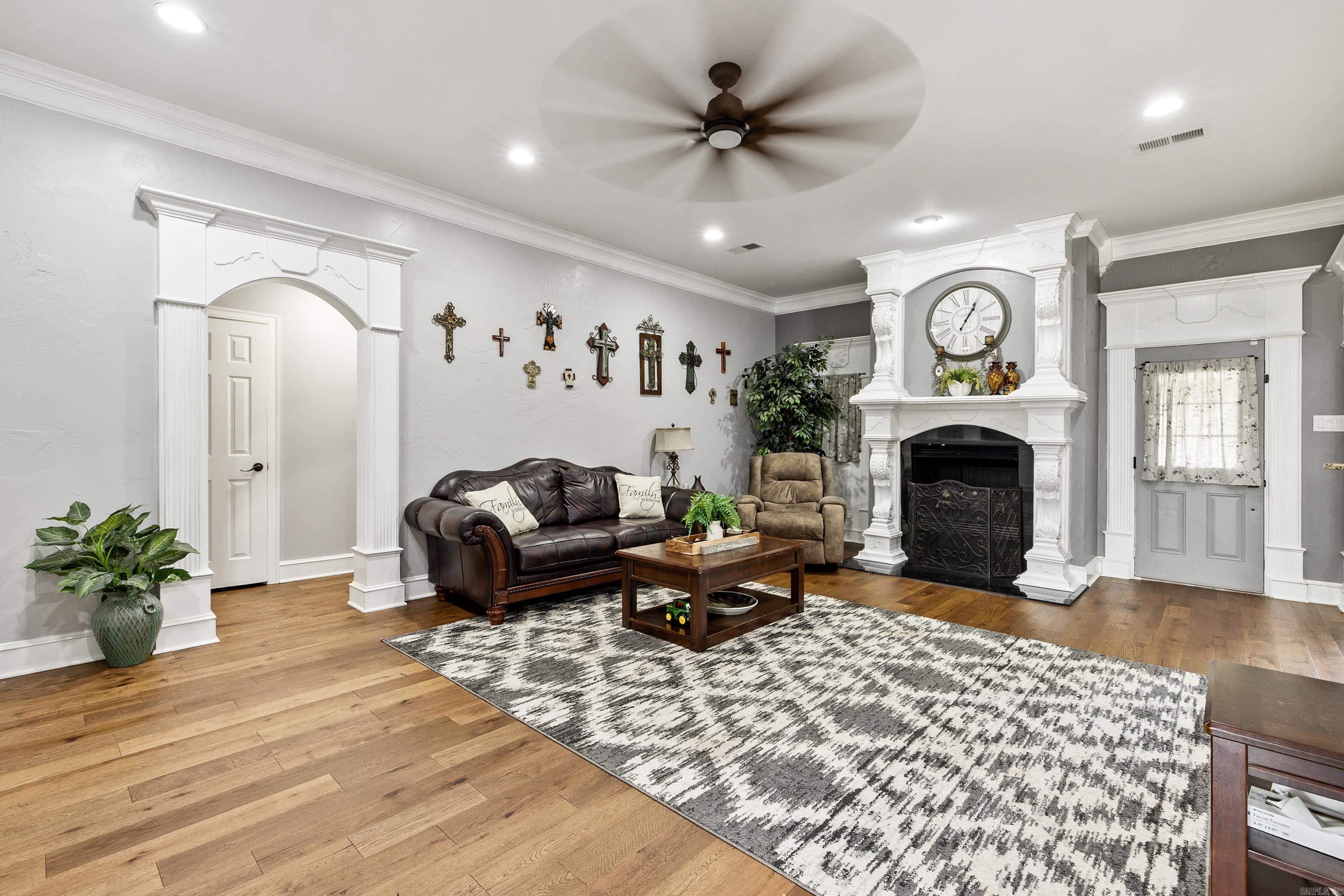 LONGHILLS VILLAGE - Residential