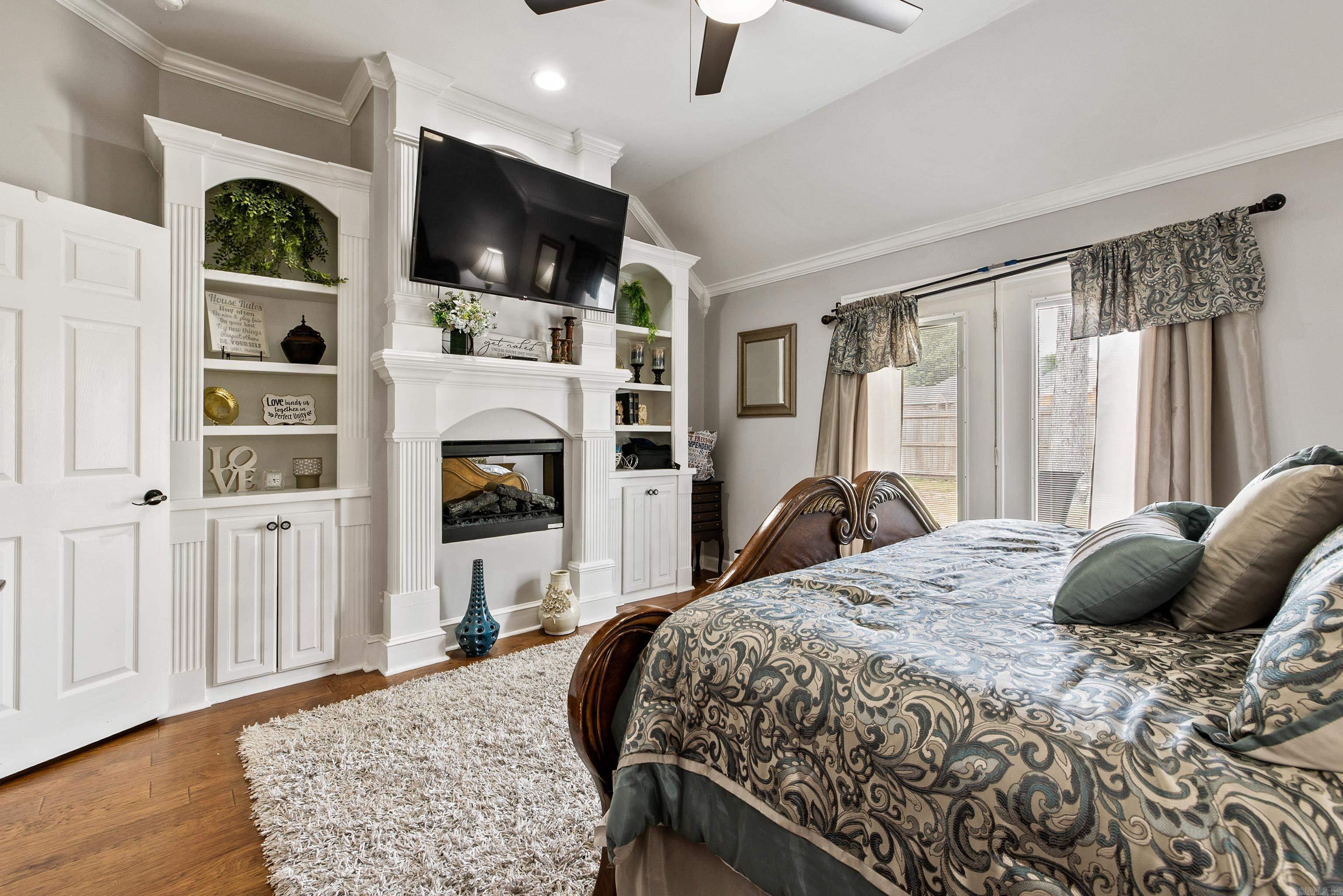 LONGHILLS VILLAGE - Residential