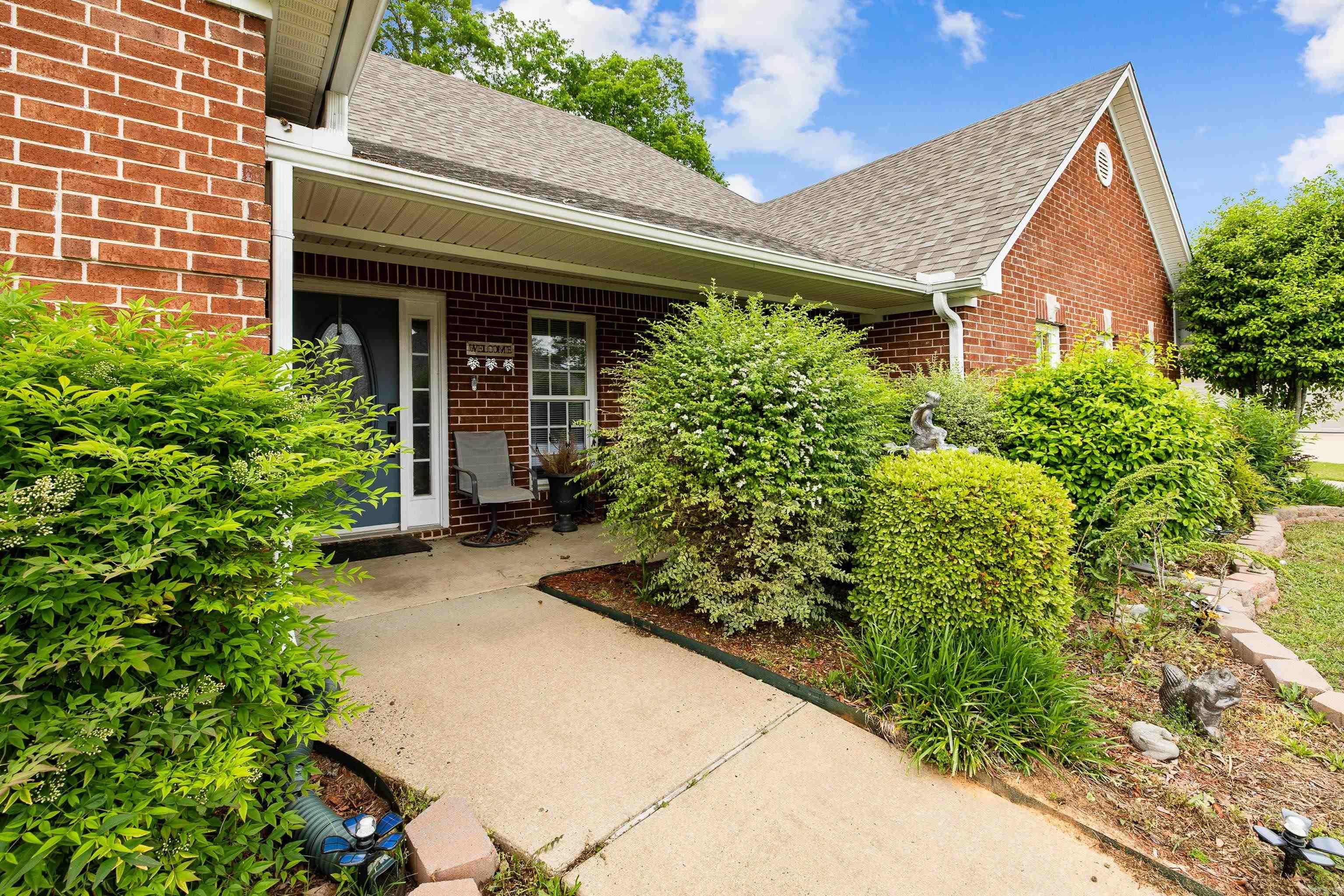 LONGHILLS VILLAGE - Residential