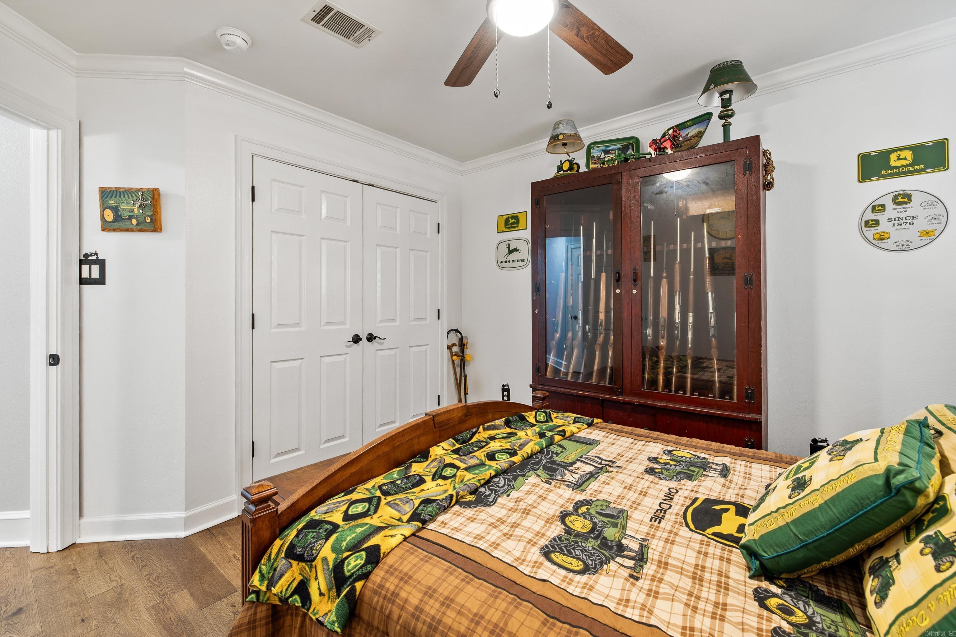 LONGHILLS VILLAGE - Residential