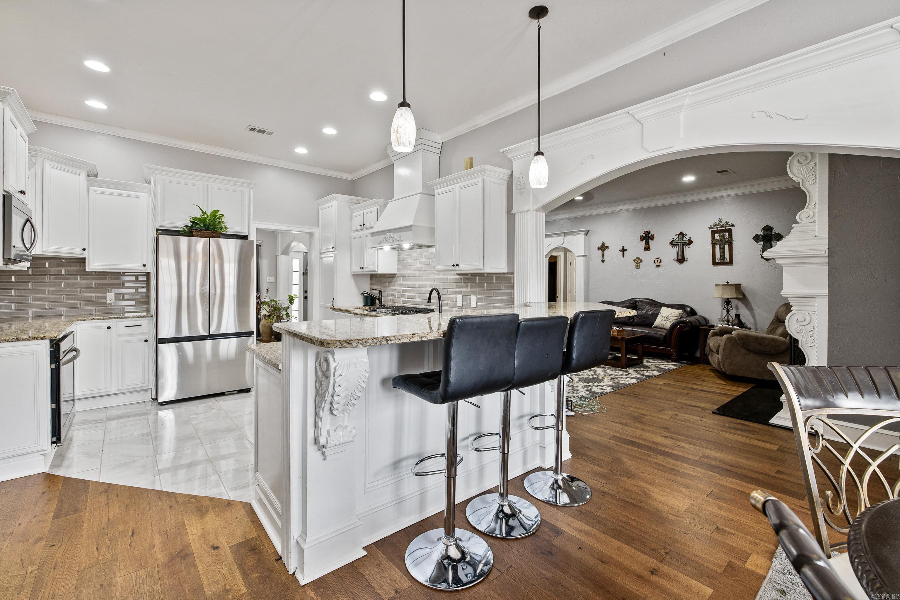 LONGHILLS VILLAGE - Residential